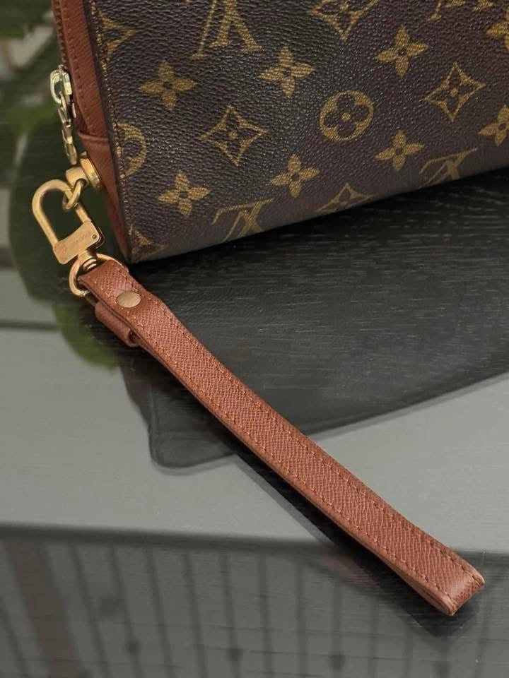 Orsay Clutch -
๐๏ธ Year: 1998