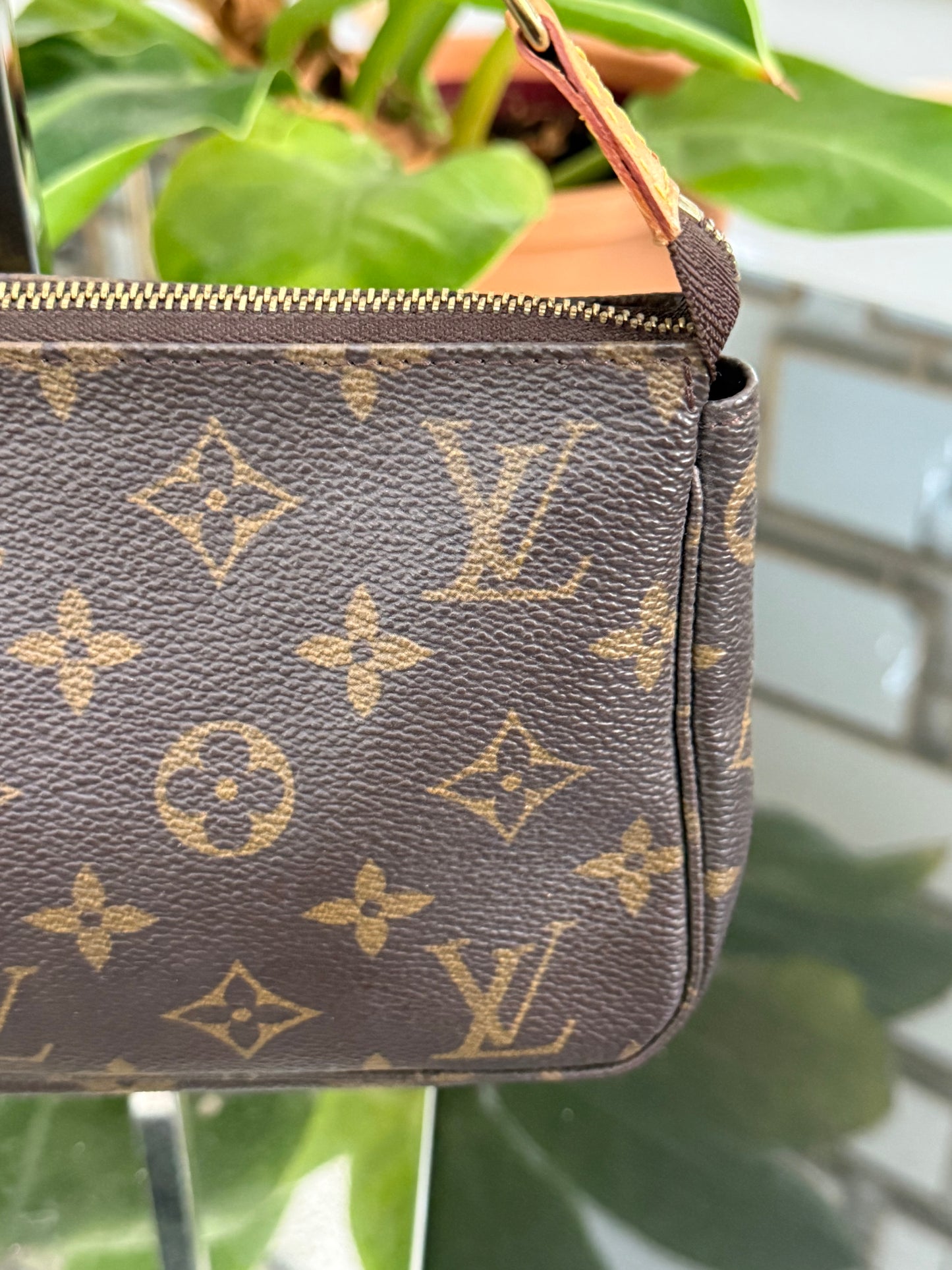 Pochette Accessories - ๐
Year: 2002