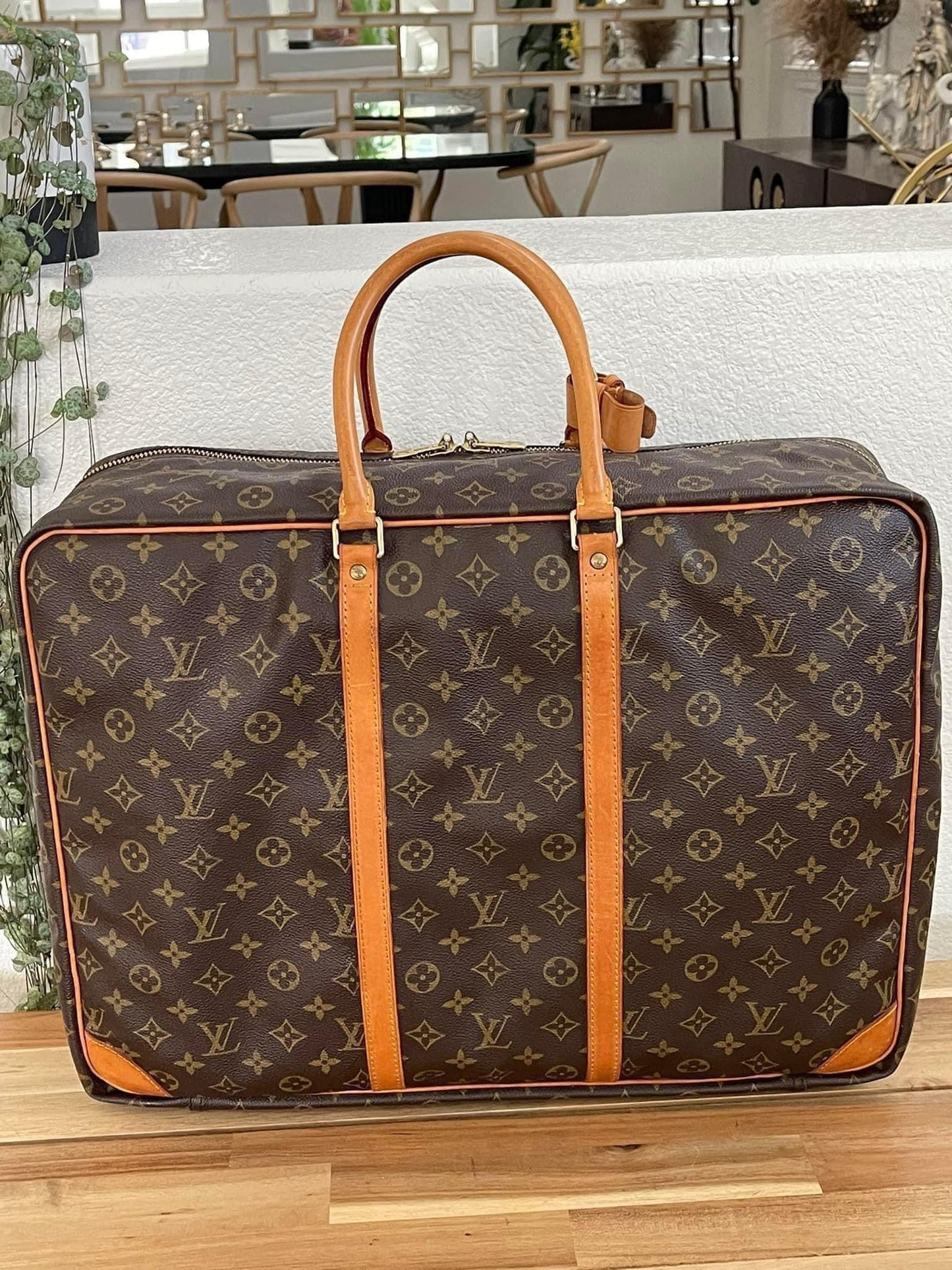Sirius 50 Soft Suitcase Luggage - π
Year: 1994