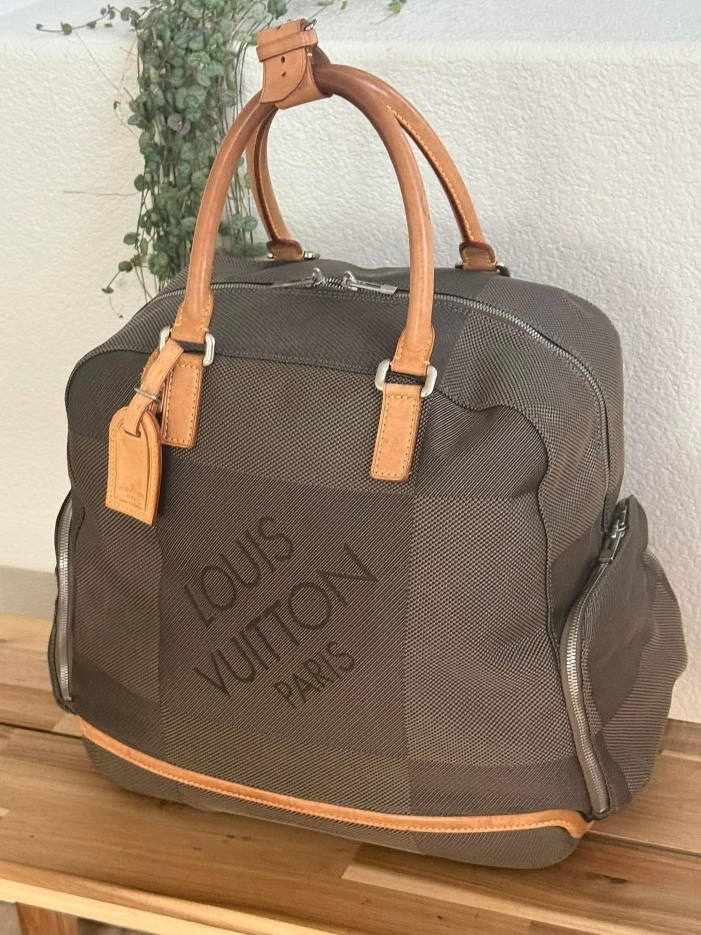 Damier Geant Aventeur Sport/Travel Bag -Year: 2004