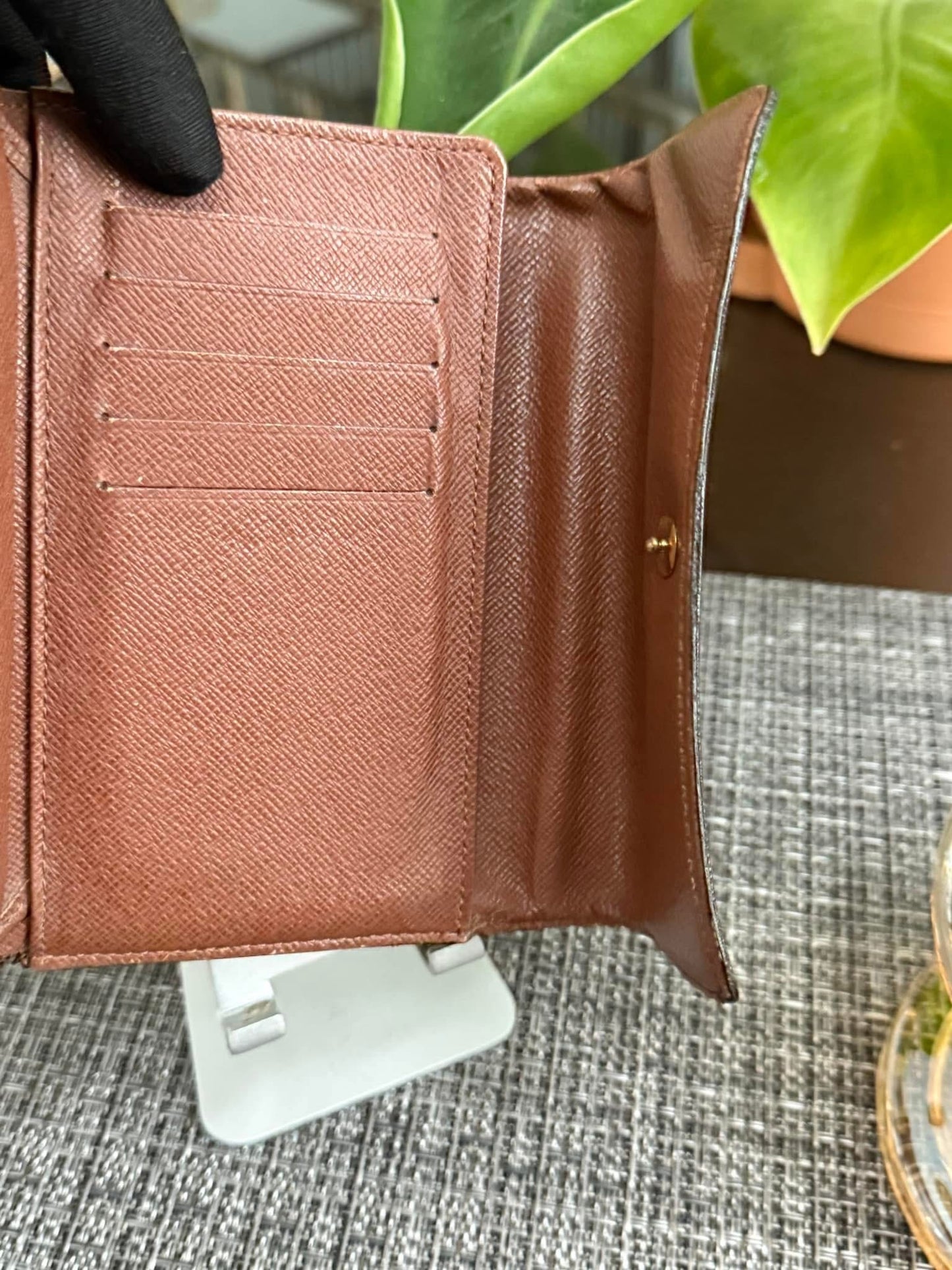 Alexandra Wallet with 14 Cardholders ๐๏ธ Year: 2007