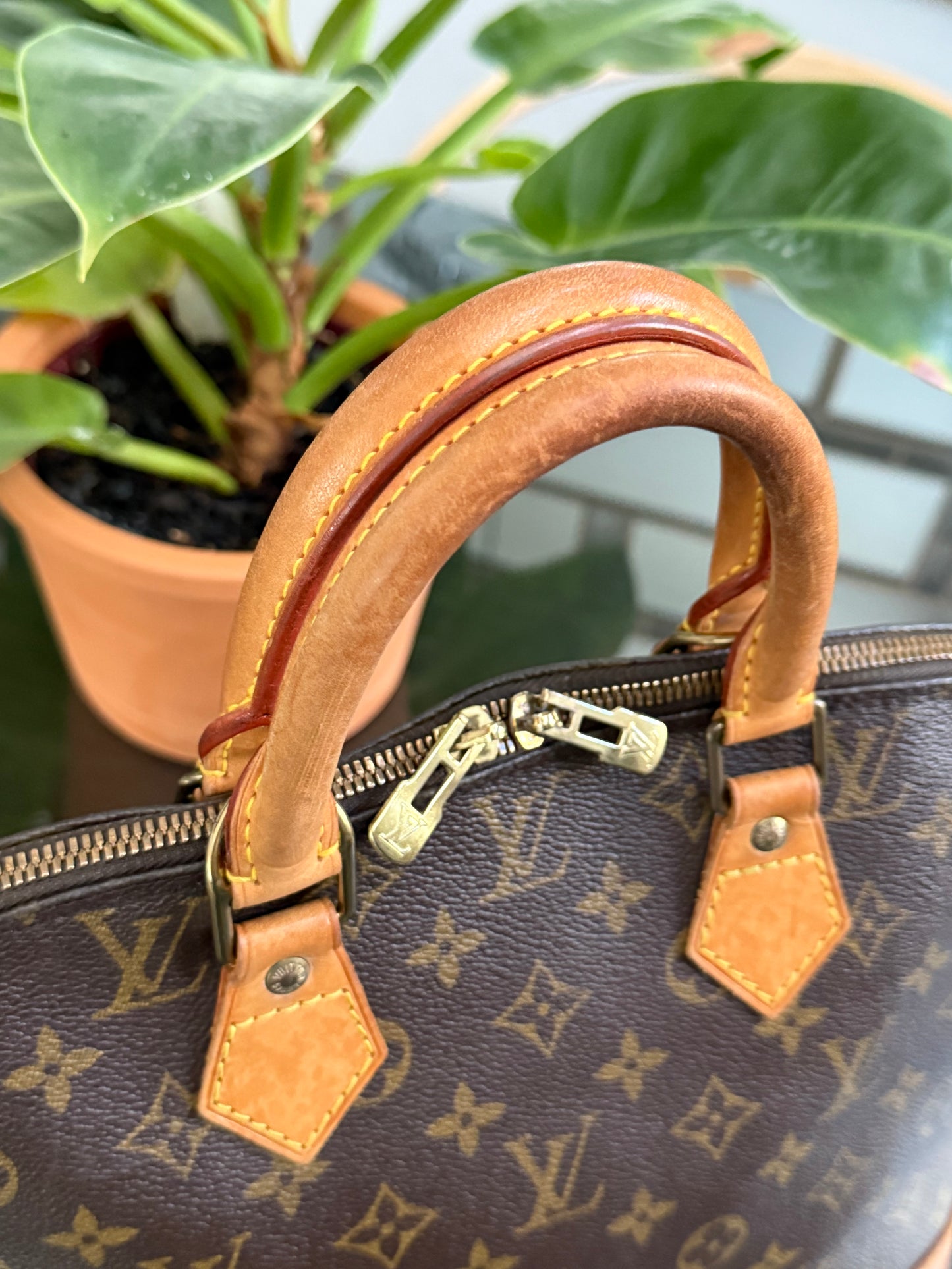 Alma PM in Monogram- 🗓️ Year: 1995