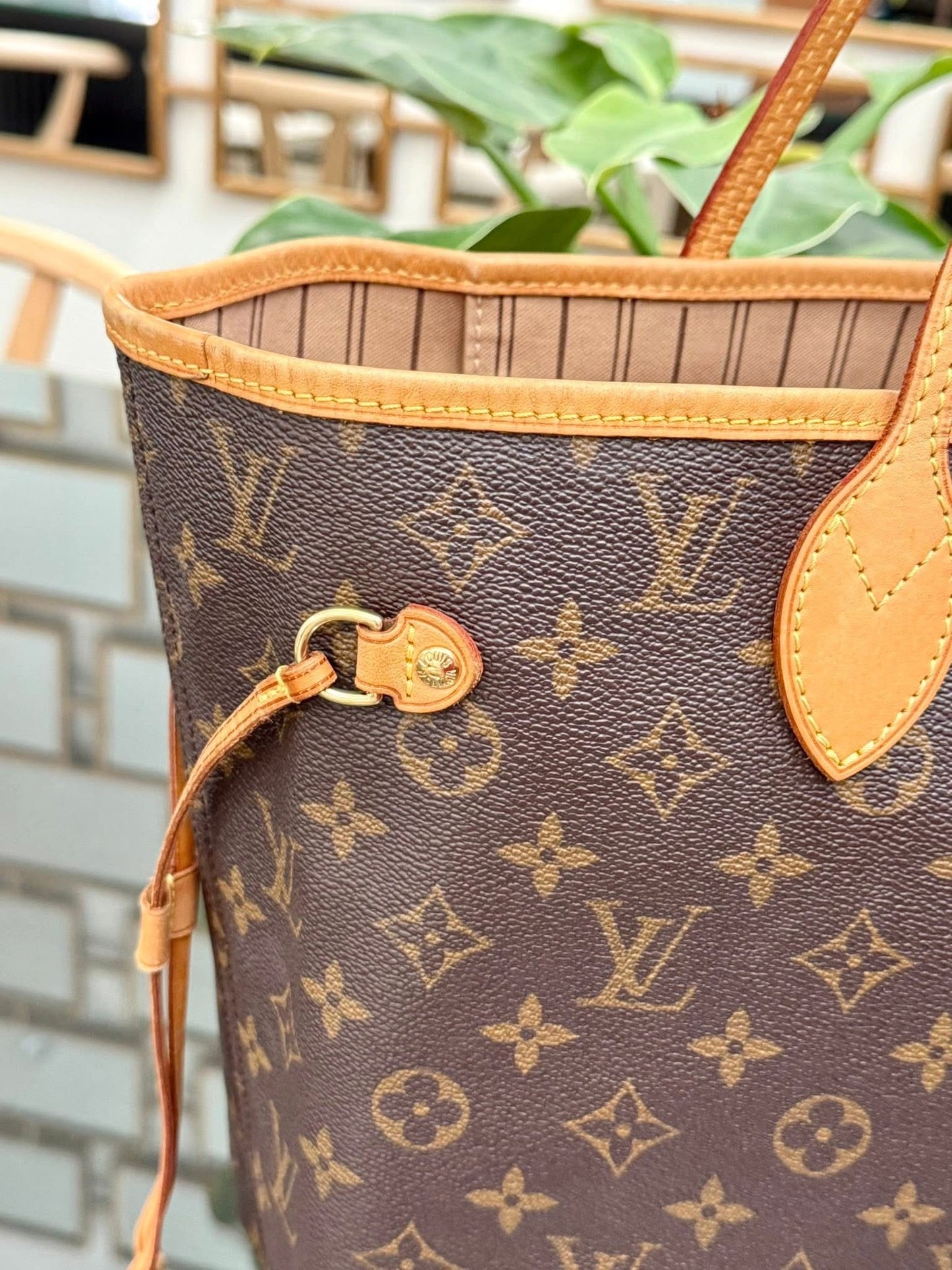 Neverfull MM with Dustbag π
Year: 2007