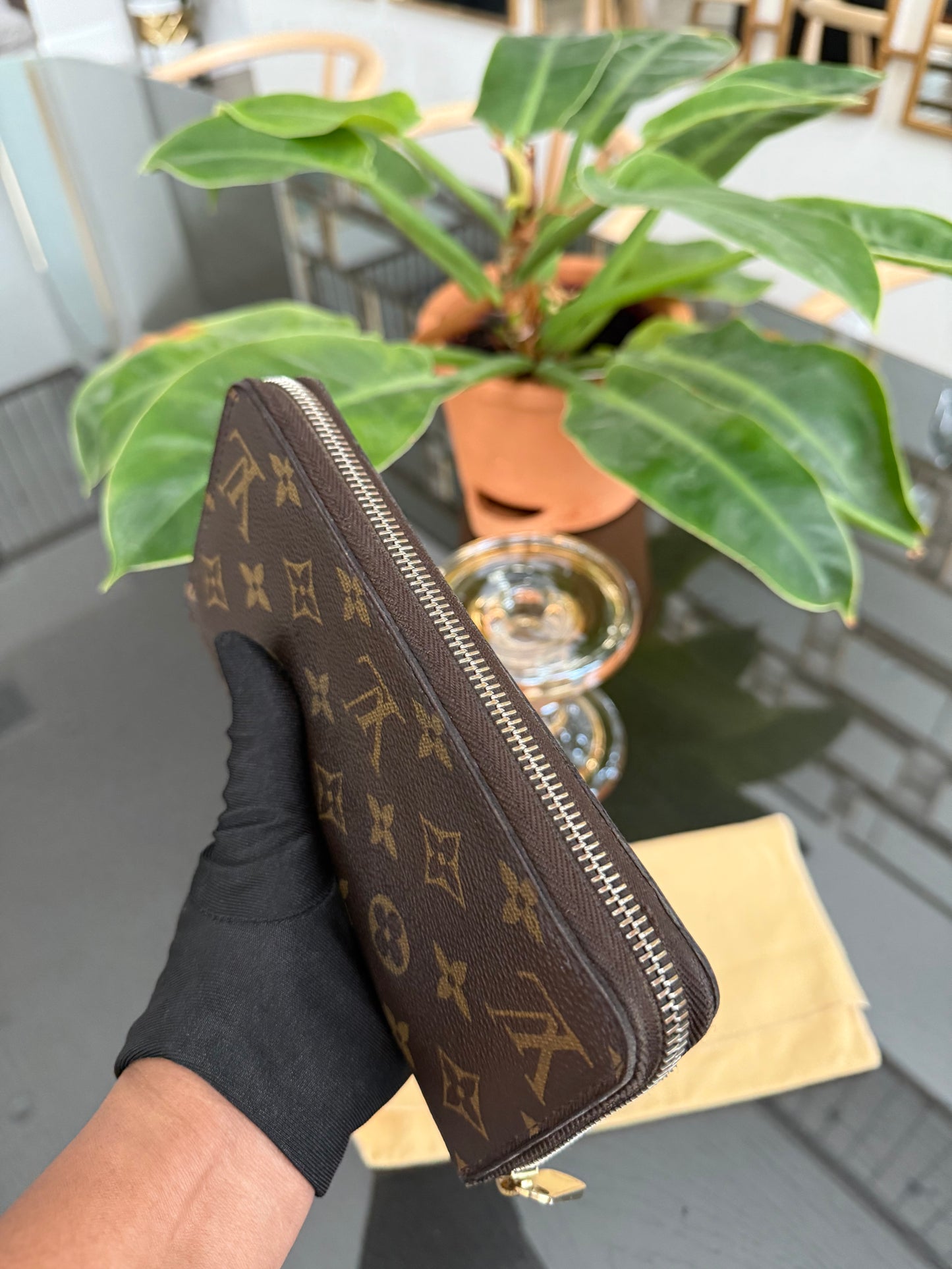 Monogram Zippy Long Wallet with Dustbag 🗓️ Year: 2006