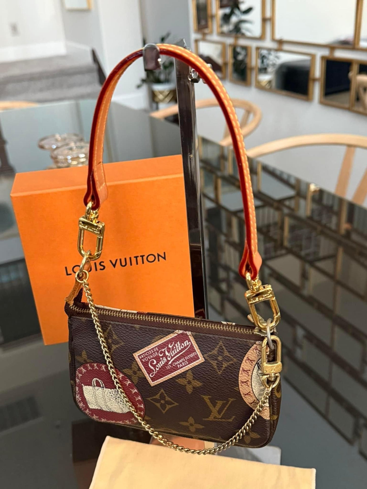 Monogram Patch Mini Pochette Accessories with Vanchetta Handle, Dustbag & Box - π
Year: 2009