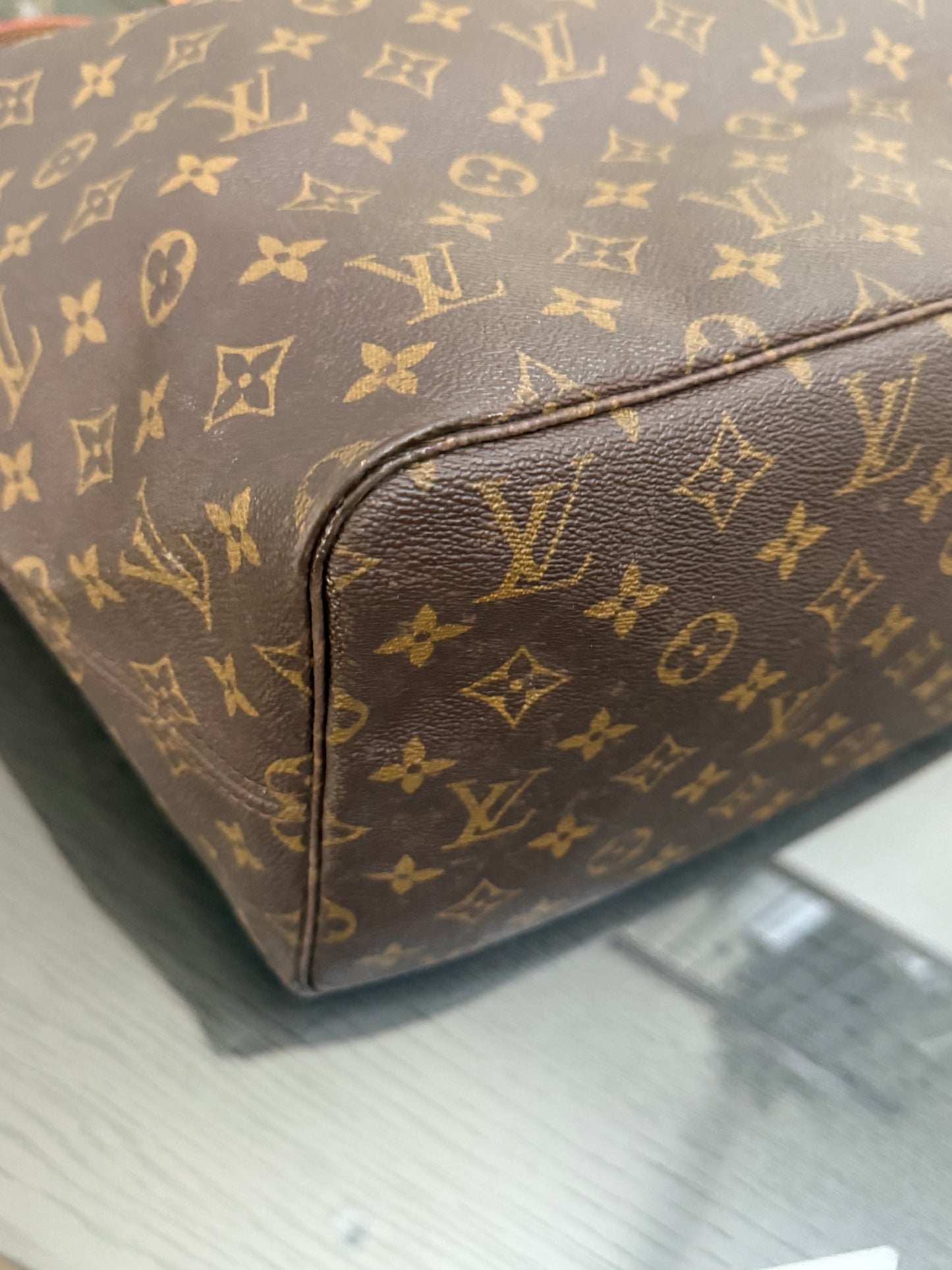 Neverfull GM in Monogram with Insert Organizer 🗓️ Year: 2007