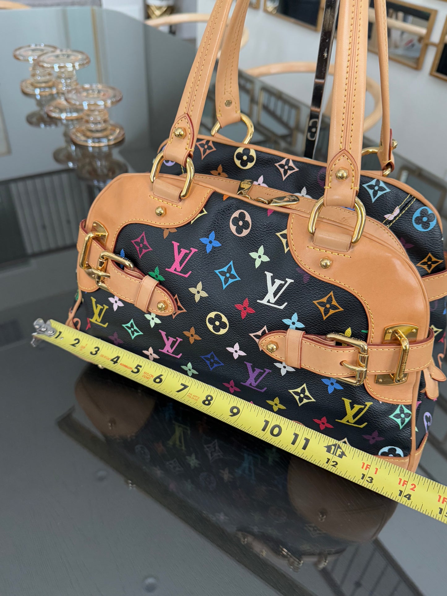 Murakami / Multicolor Claudia with Dustbag π
Year: 2009