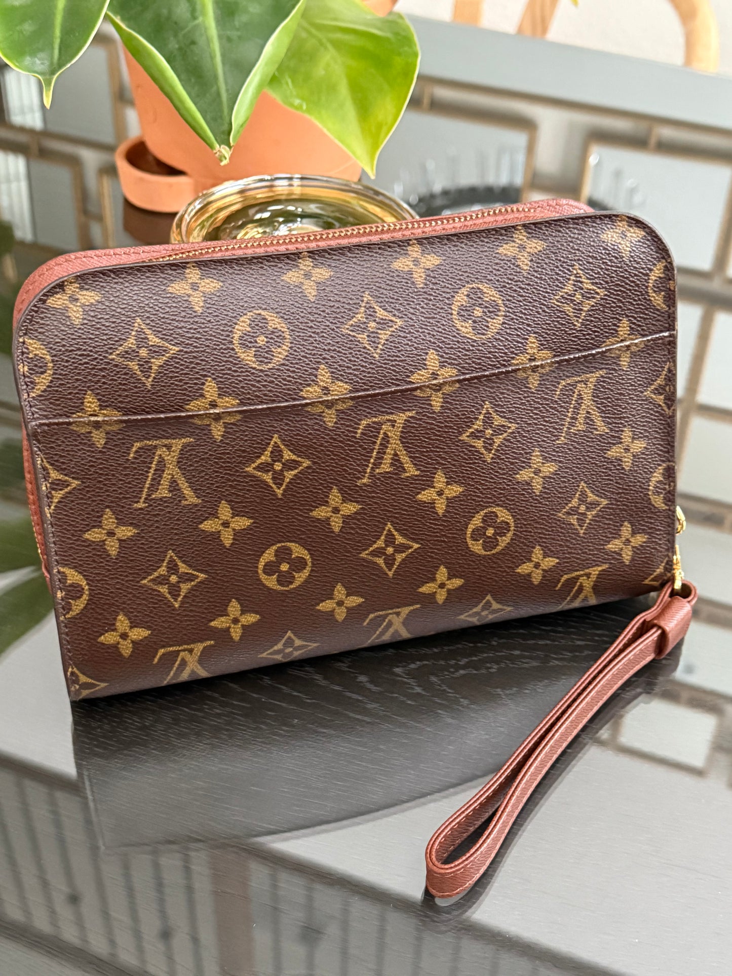 Orsay Clutch -
🗓️ Year: 2000