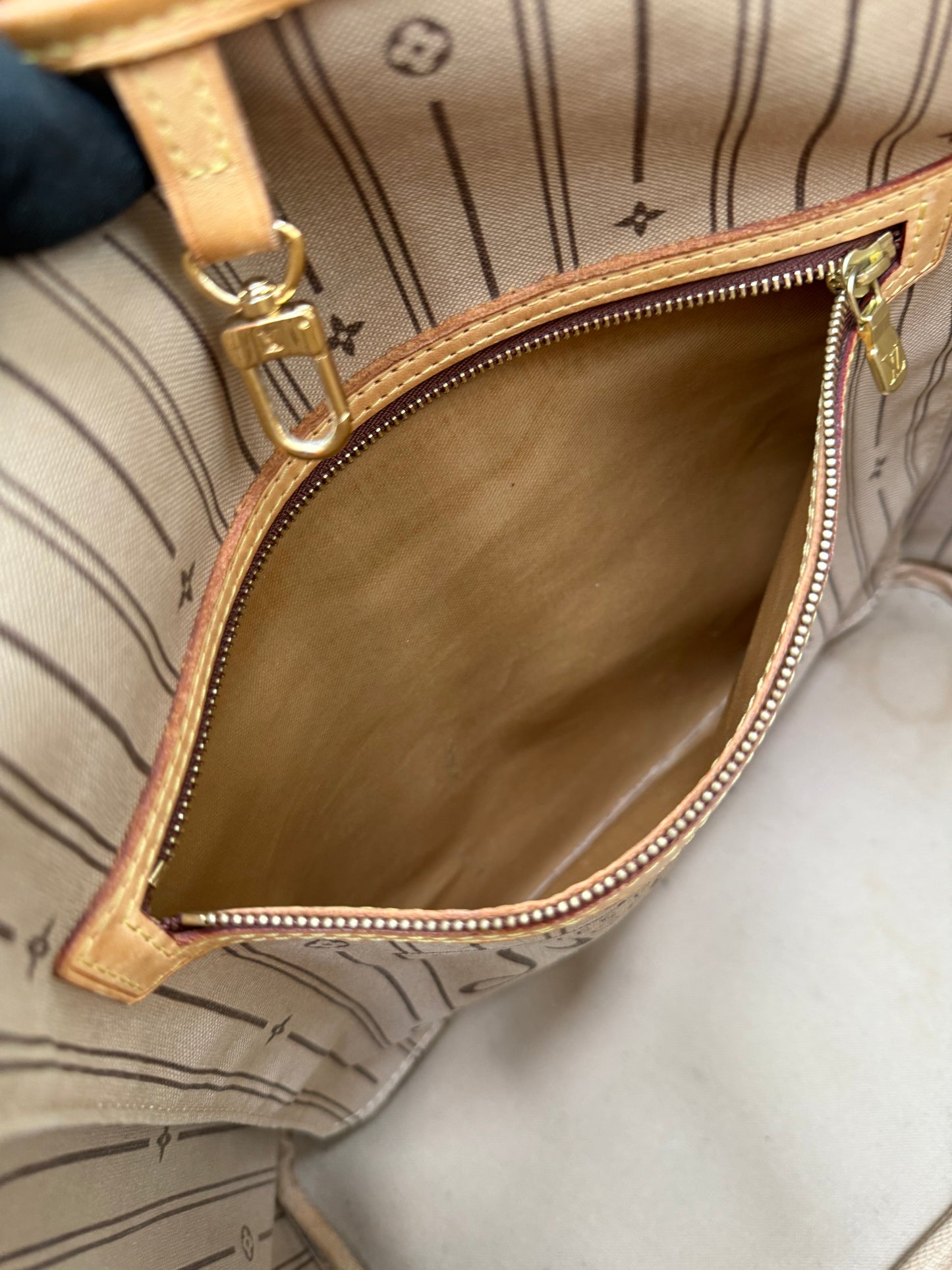 Neverfull MM ๐
Year: 2008