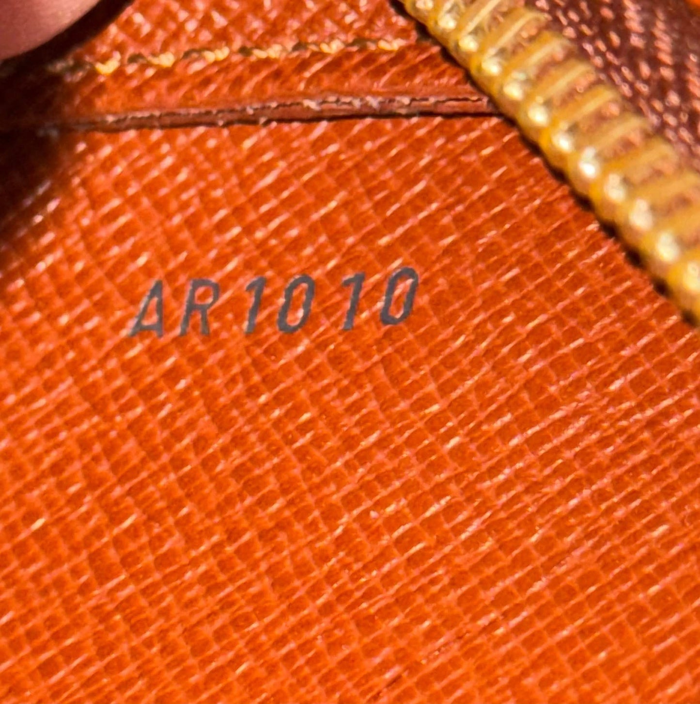 Orsay Clutch
๐๏ธ Year: 2000