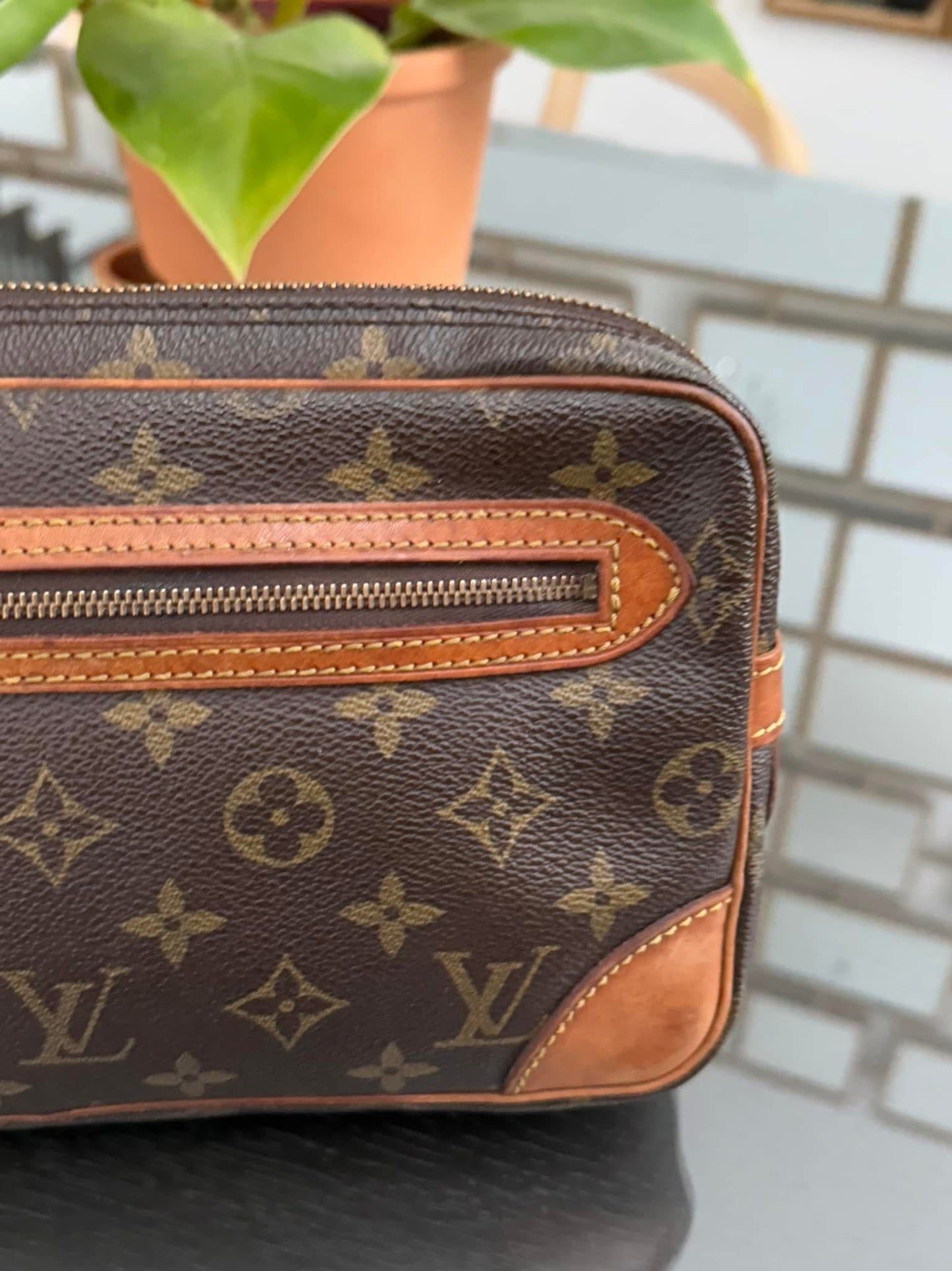 Marley Dragonne Clutch
๐๏ธ Year: 1986