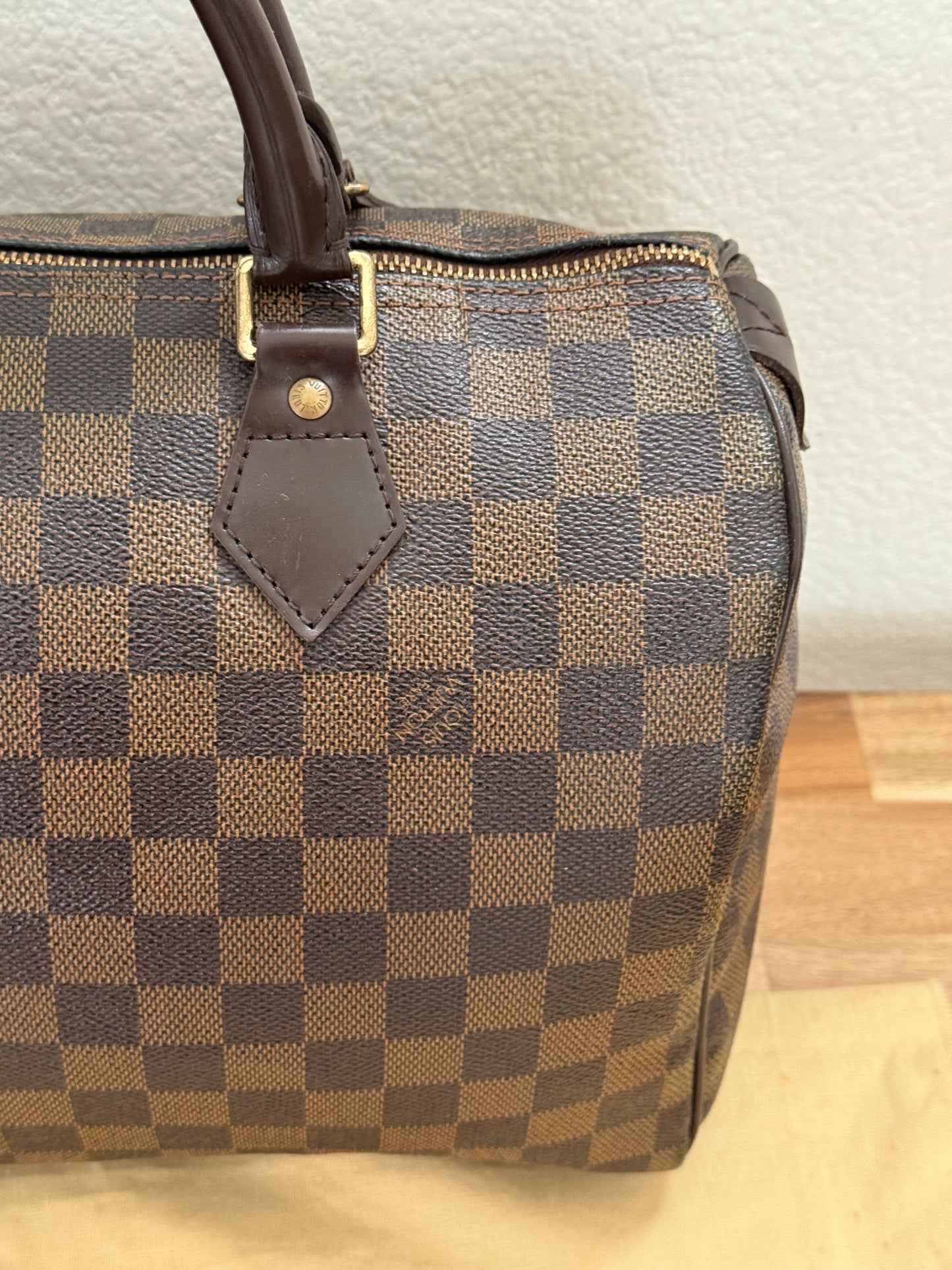 Speedy 30 in DE with π Lock & Key and Dustbag - π
Year: 2008