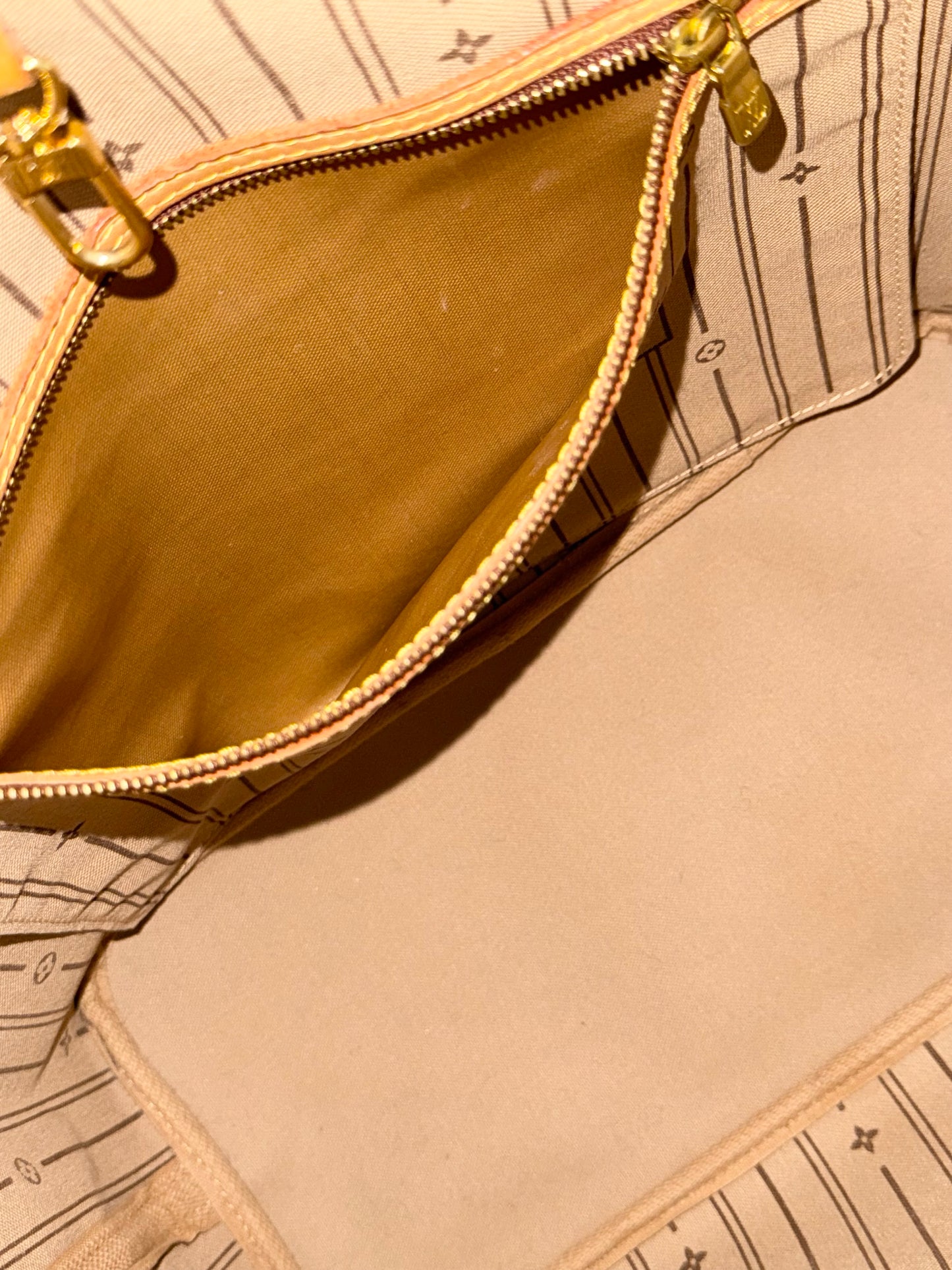Neverfull MM with Dustbag 🗓️ Year: 2008