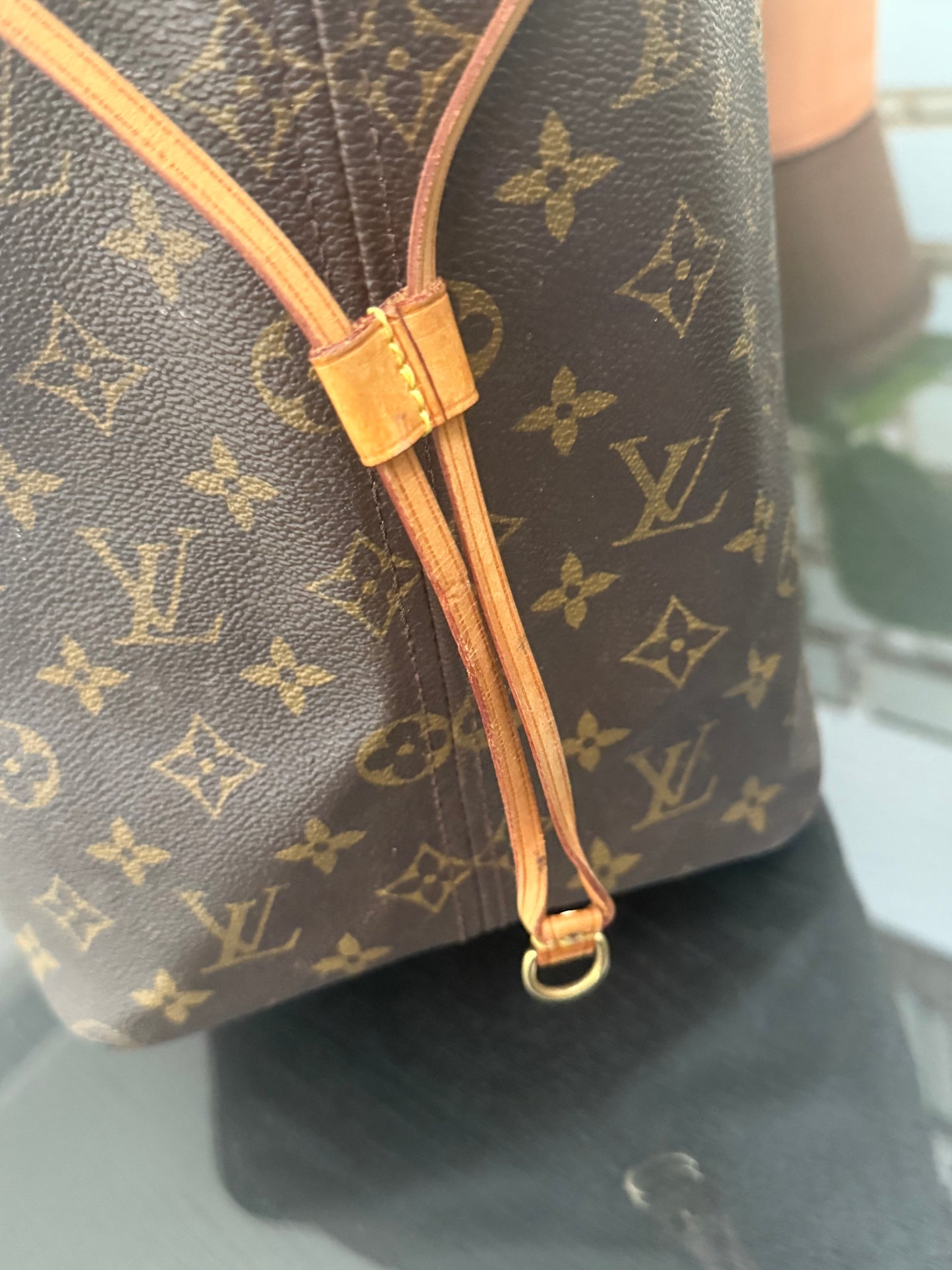 Neverfull GM in Monogram with Insert Organizer 🗓️ Year: 2007