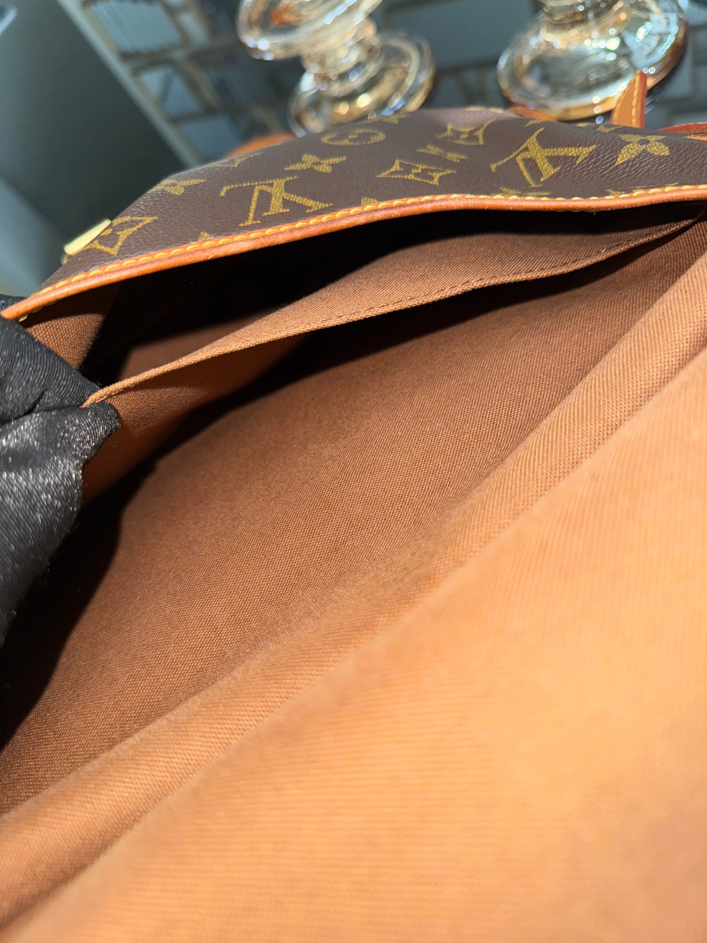 Saumur 30 Crossbody -Year: 1994