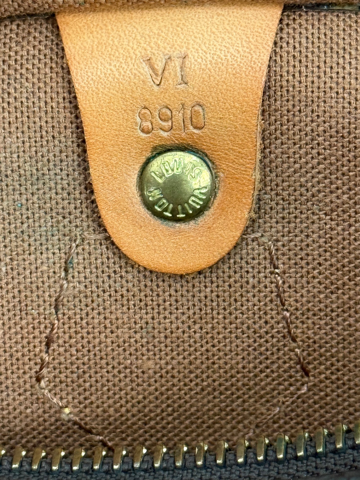 Speedy 30 with π Lock & Key - π
Year: 1989