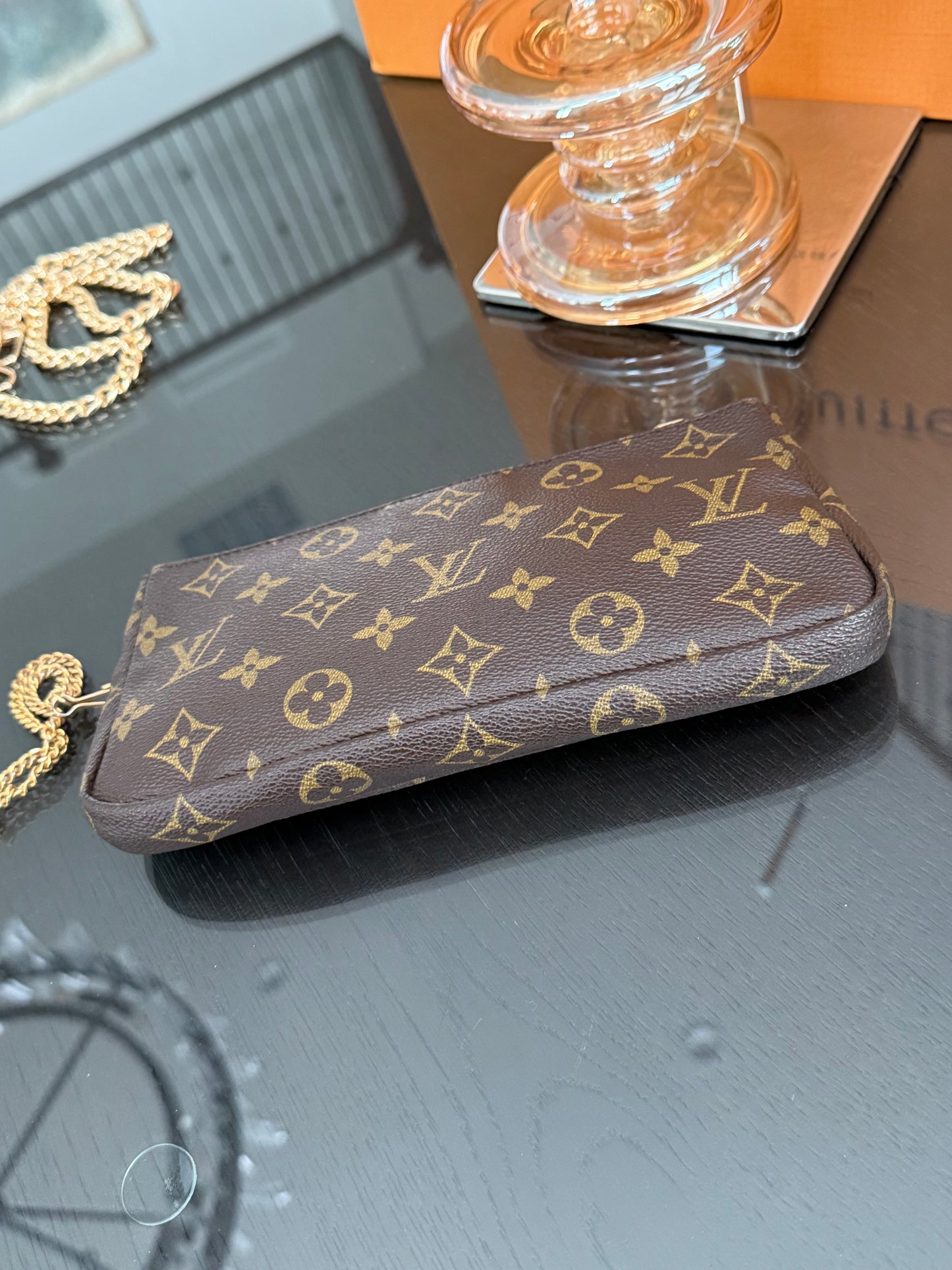 Sac Shopping Pouch with Generic Gold Strap