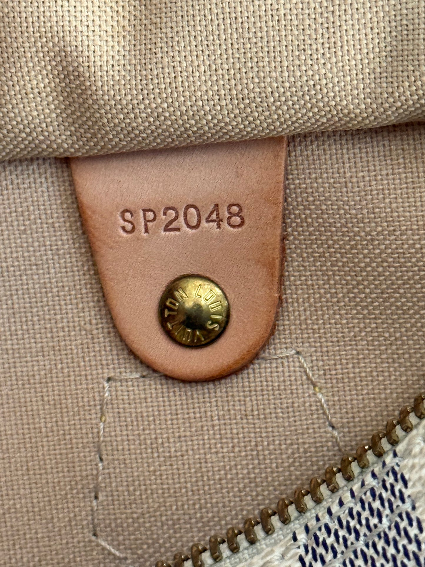 Speedy 25 Azur with, Dustbag, Insert organizer and twilly
๐๏ธ Year: 2008