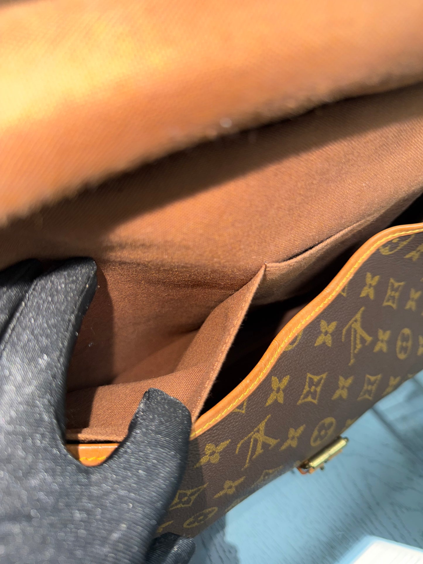 Saumur 35 Crossbody -๐๏ธ Year: 1992