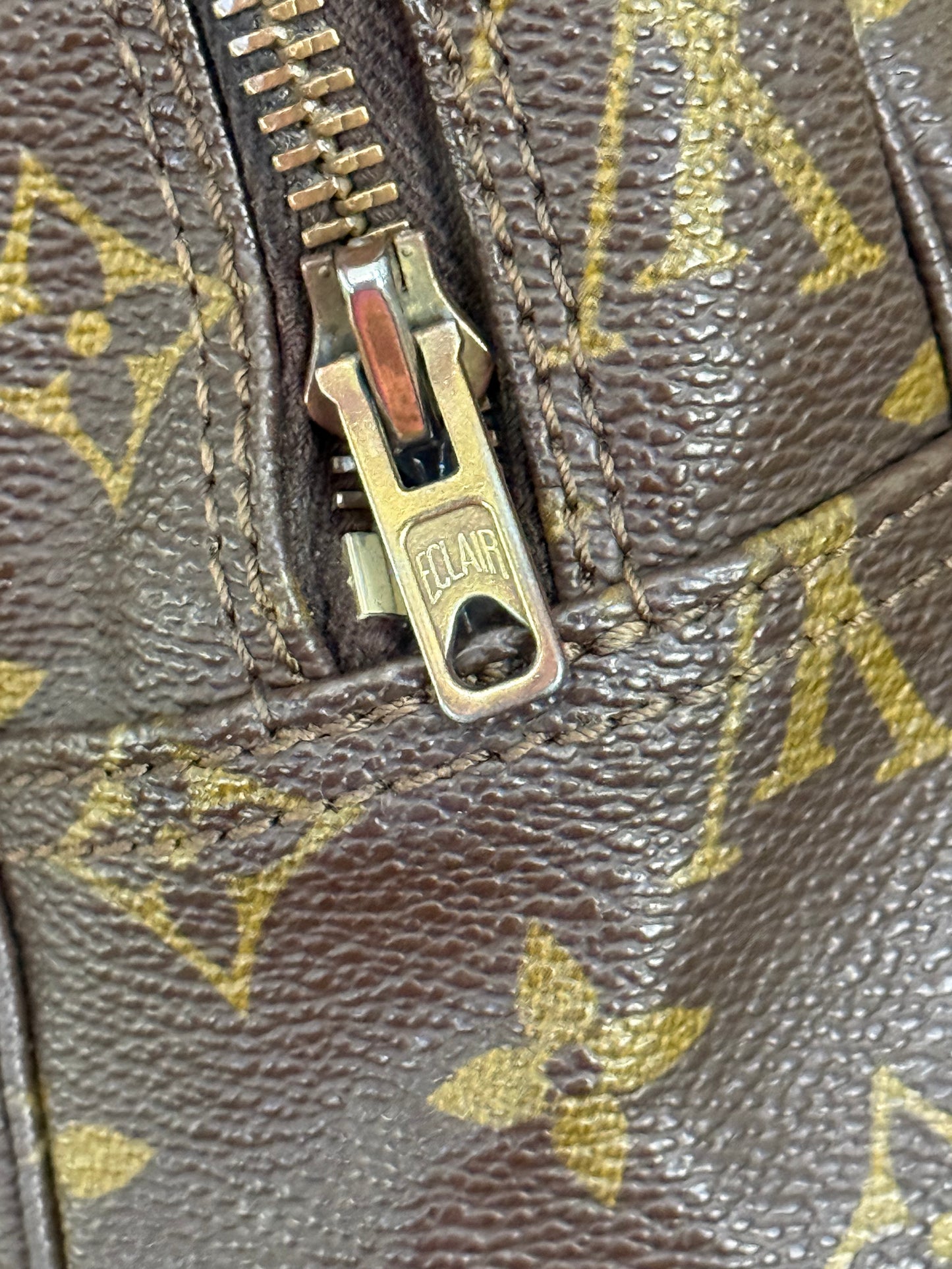 Trousse 28 π
Year: 1983