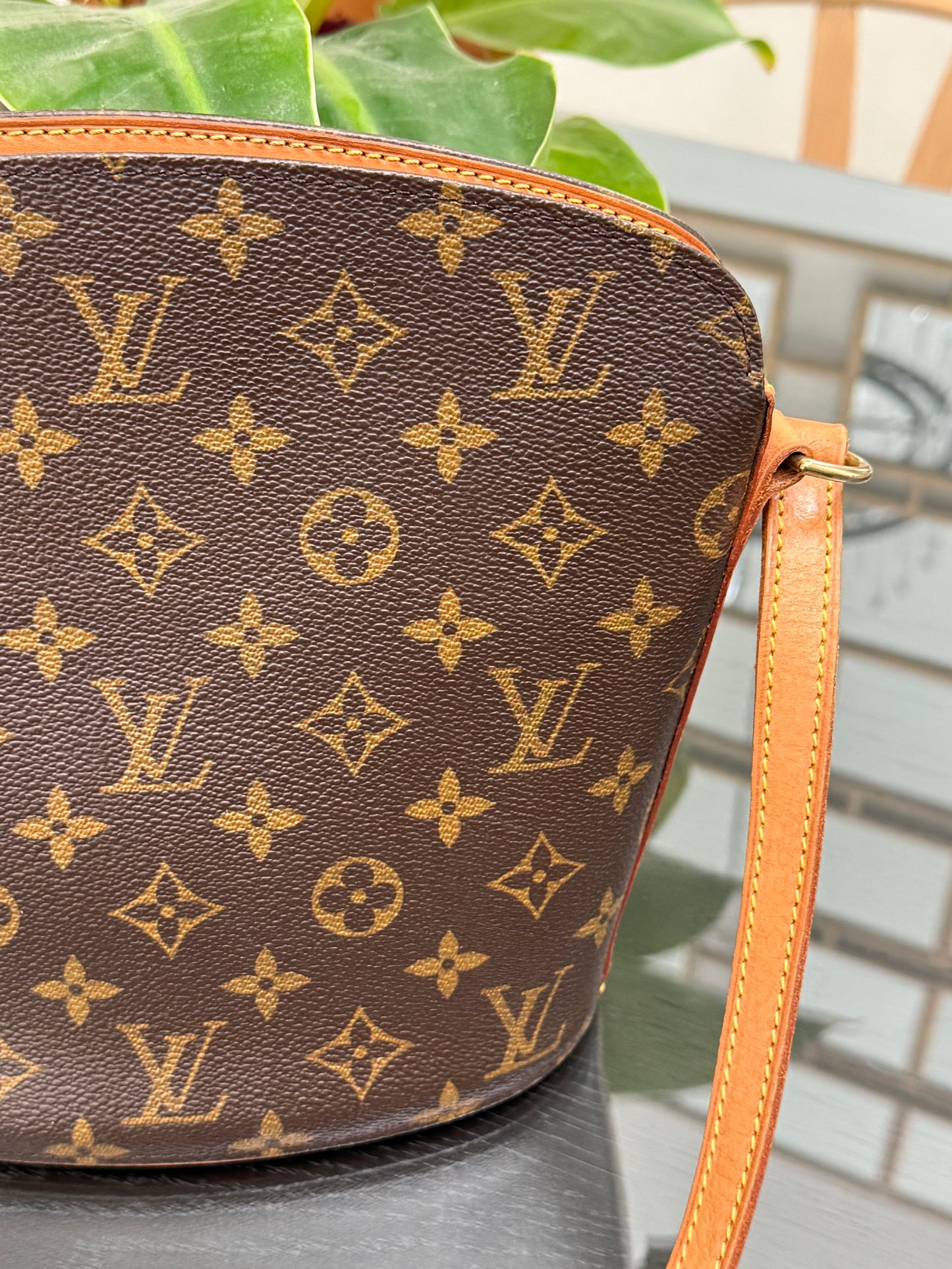 Drouot Crossbody
π
Year: 1997