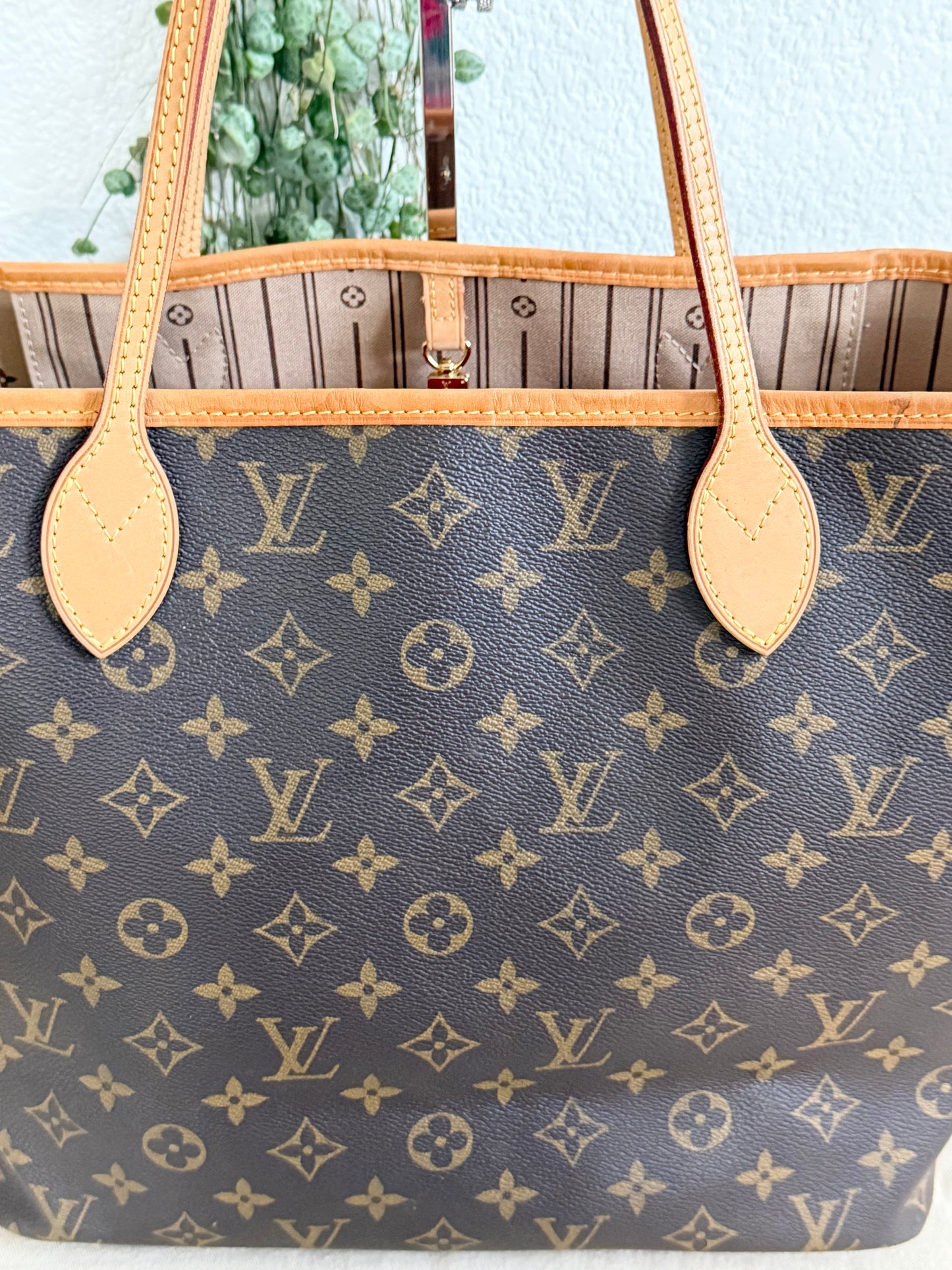 Neverfull MM with Dustbag and Insert Organizer -Year: 2012