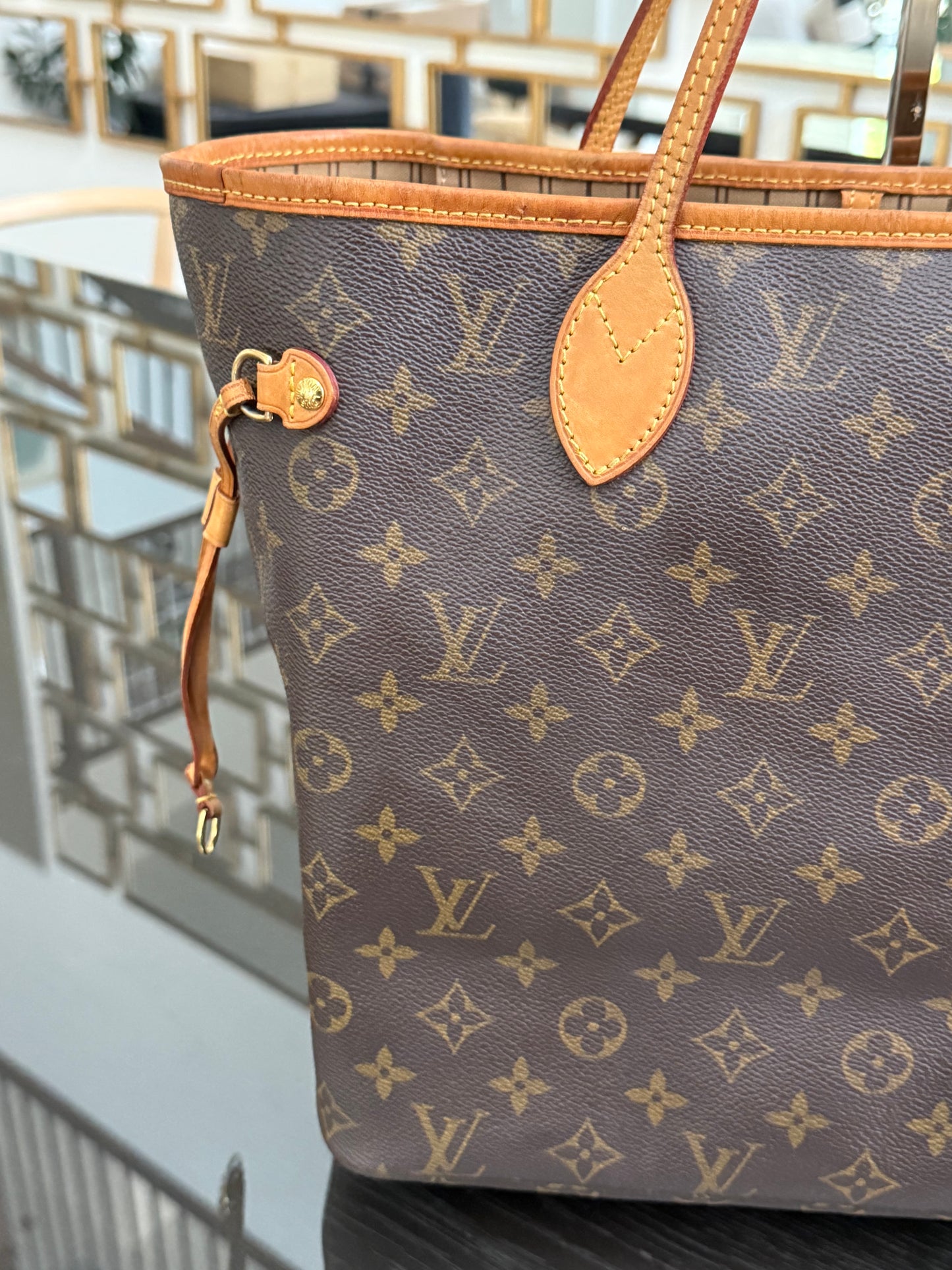 Neverfull MM with Dustbag and Insert Organizer 🗓️ Year: 2008