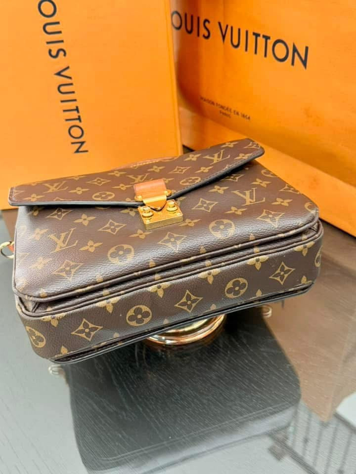 Pochette Metis with Box, Dustbag and Paper bag -Microchip & Authenticed