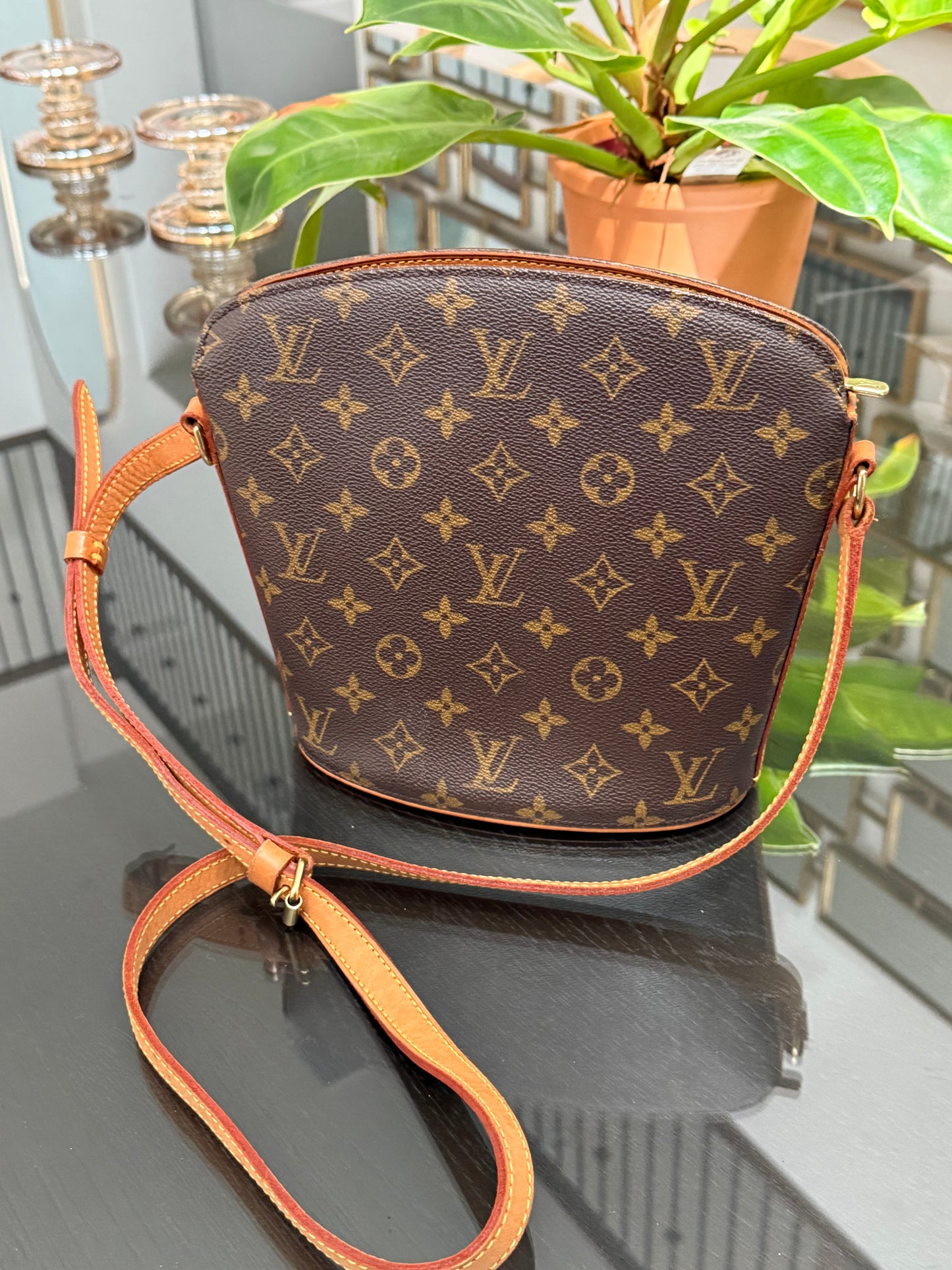 Drouot Crossbody
π
Year: 2000