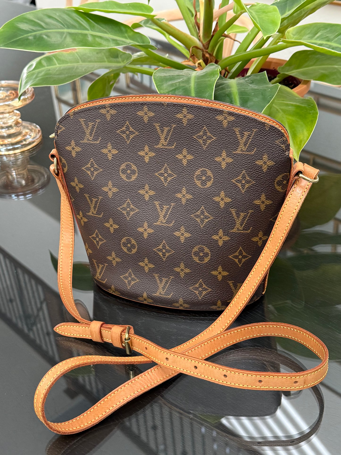 Drouot Crossbody
π
Year: 1997