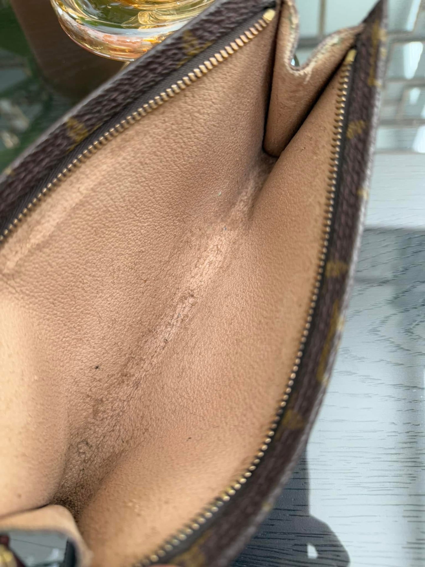 Bucket GM Pouch- ๐
Year: 1995