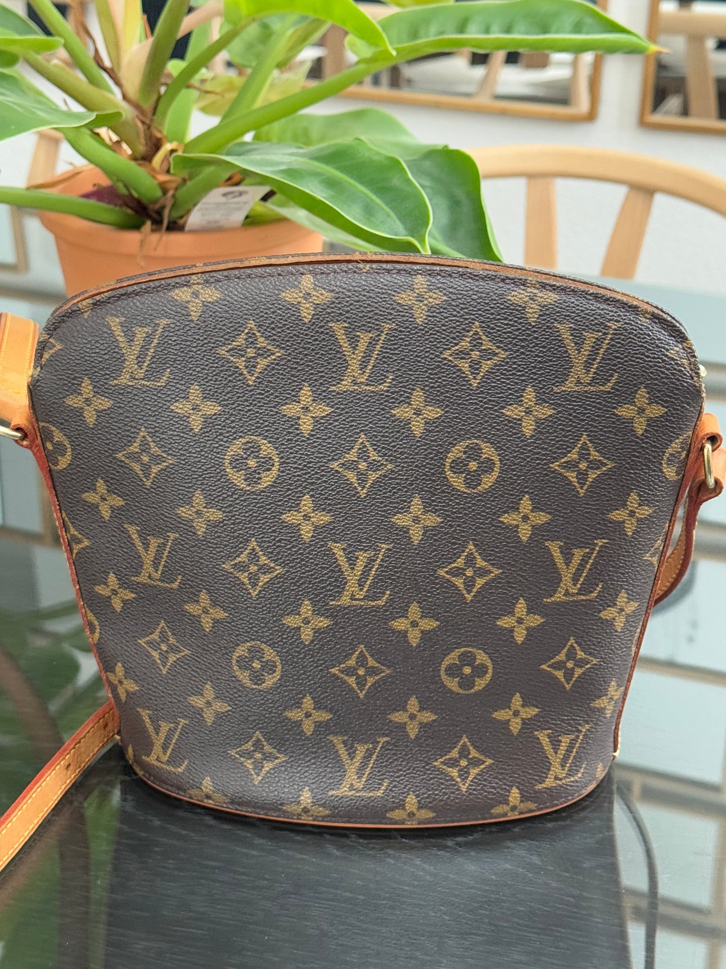 Drouot Crossbody -
π
Year: 2001