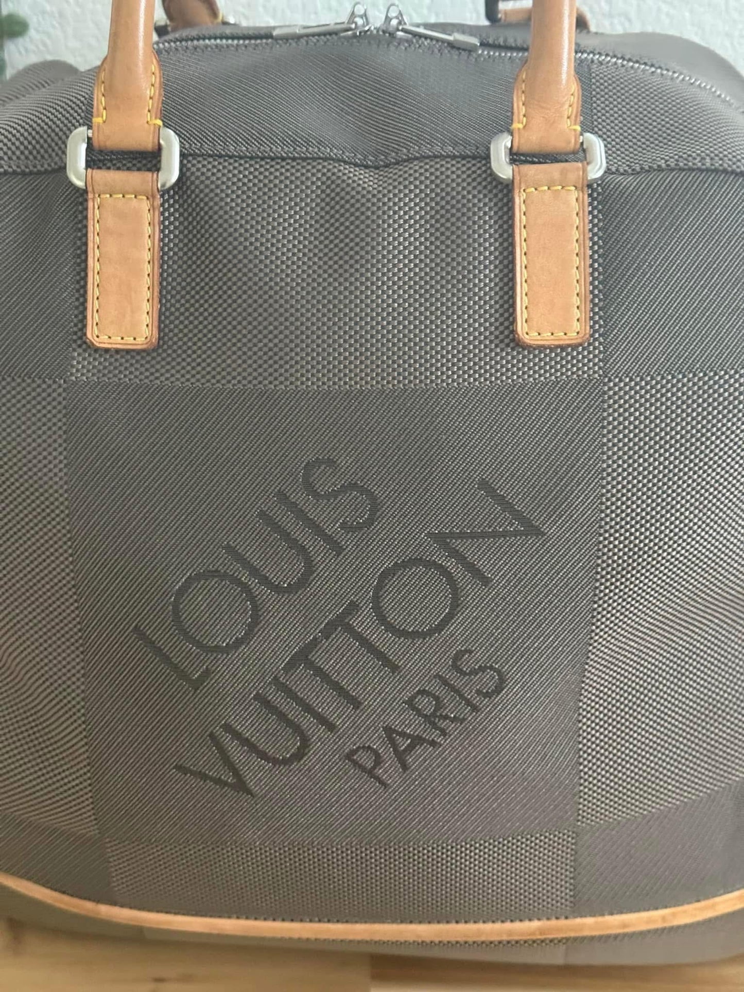 Damier Geant Aventeur Sport/Travel Bag -Year: 2004