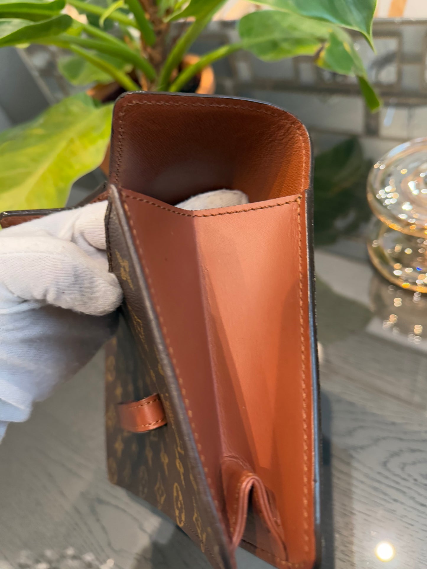 Chaillot Clutch w/ Dustbag -Year: 1987