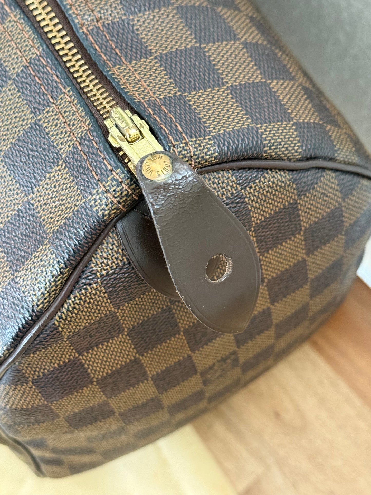 Speedy 30 in DE with π Lock & Key and Dustbag - π
Year: 2008