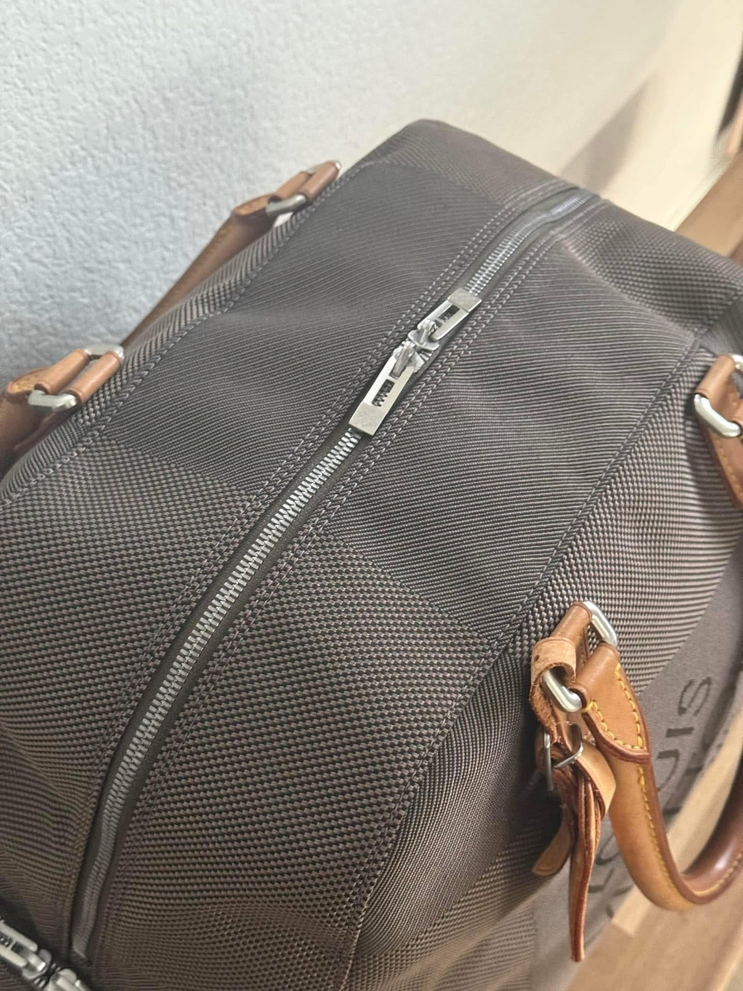 Damier Geant Aventeur Sport/Travel Bag -Year: 2004