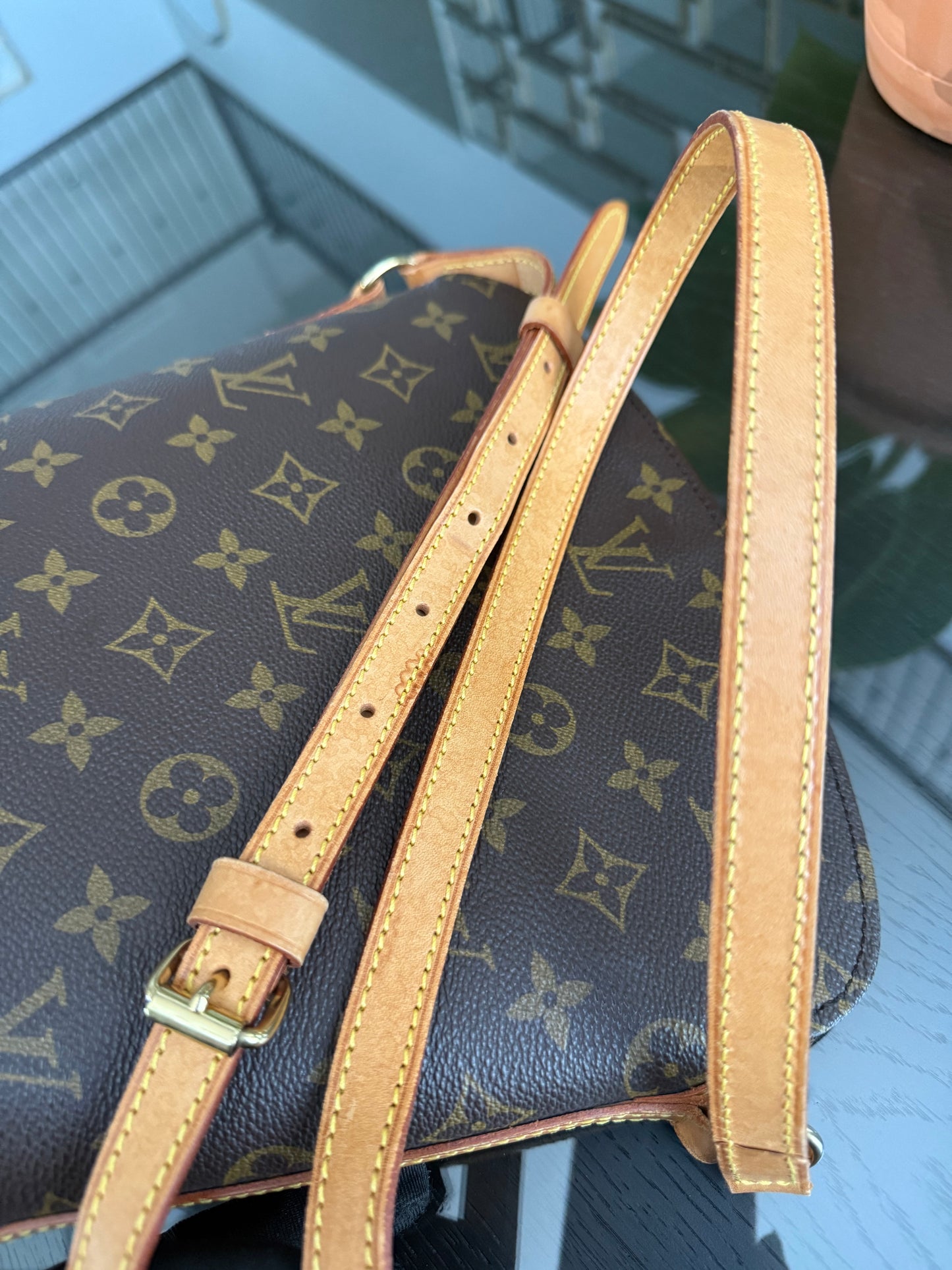 Drouot Crossbody -π
Year: 1997
