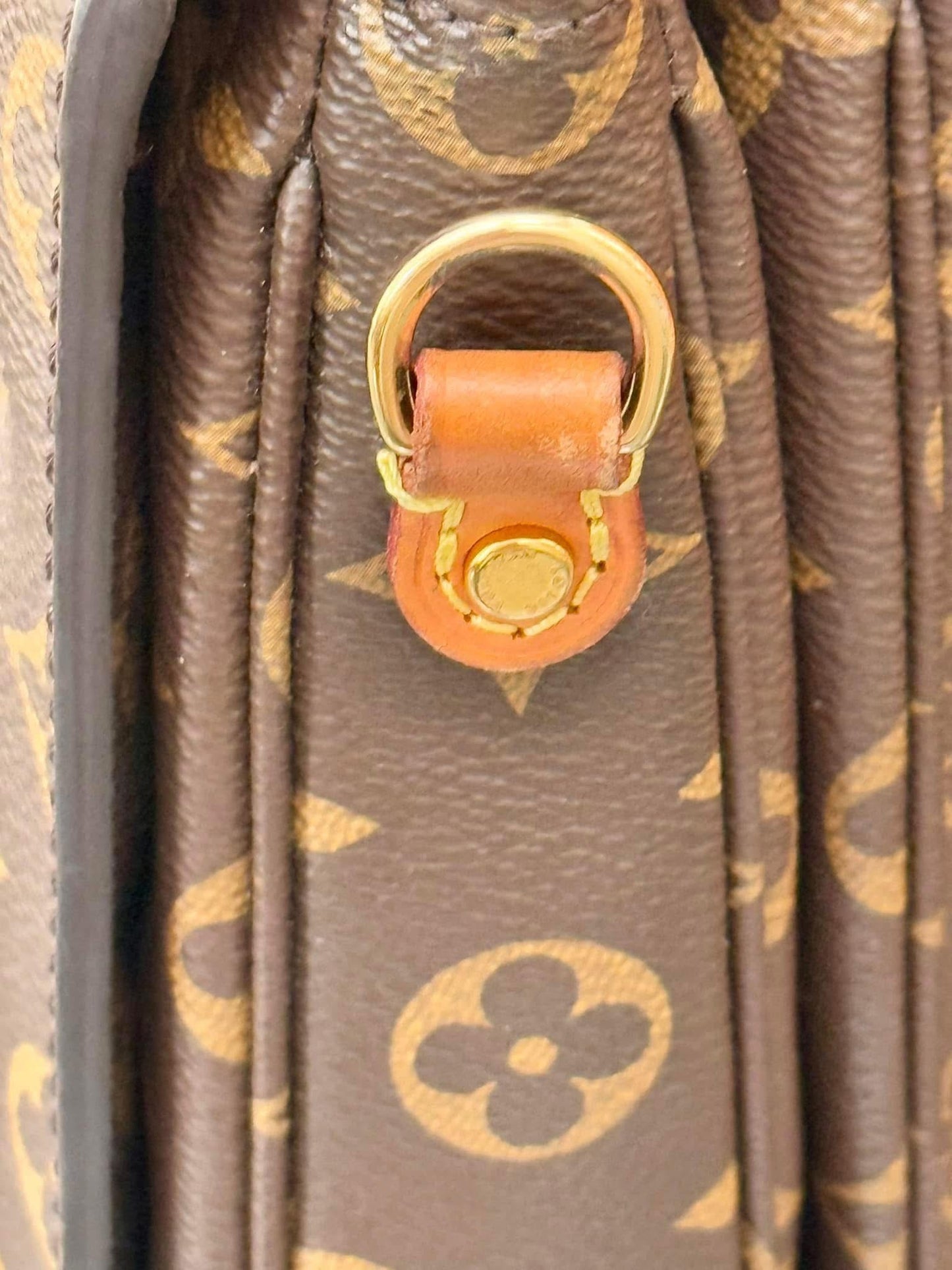 Pochette Metis with Box, Dustbag and Paper bag -Microchip & Authenticed