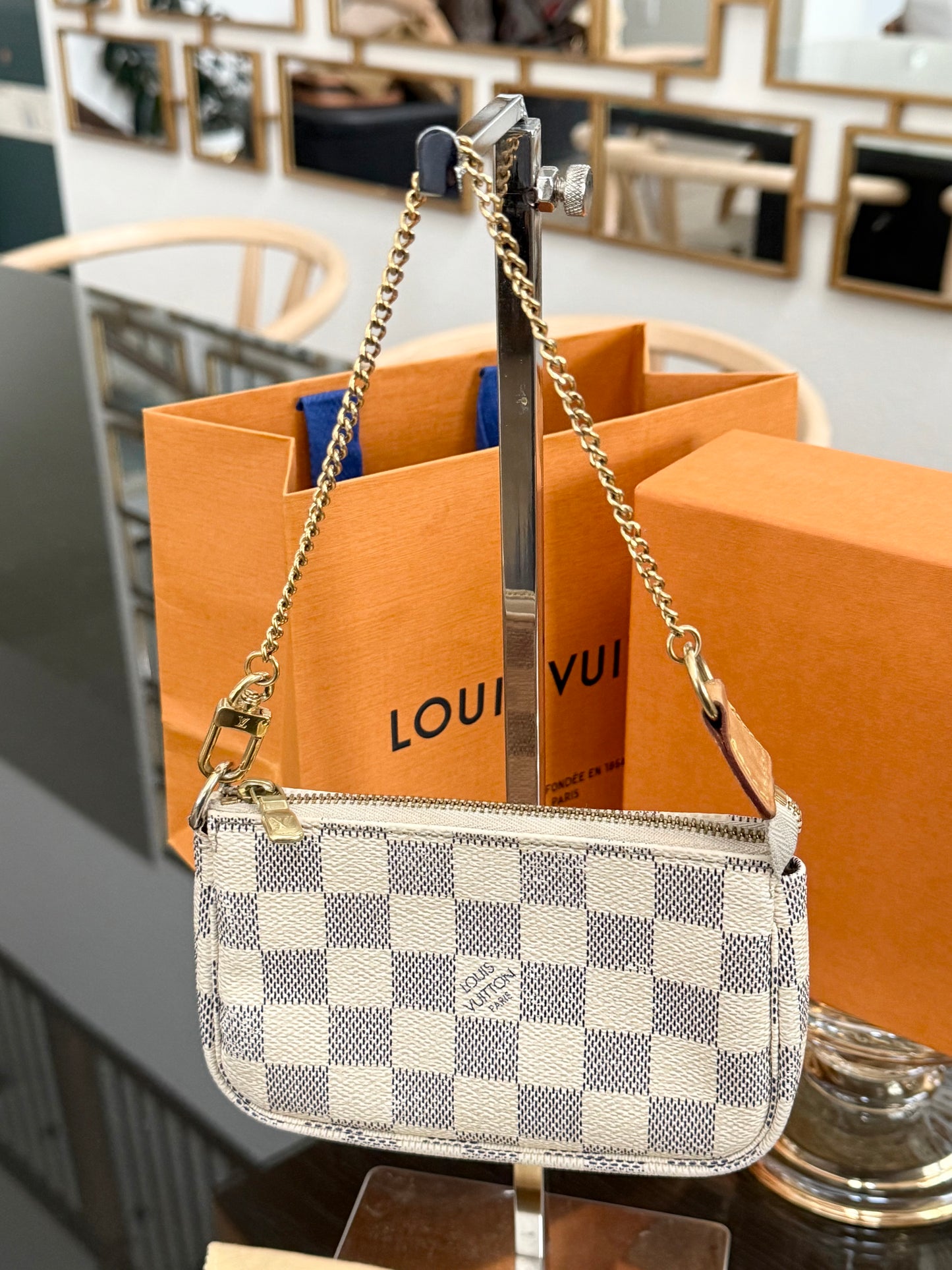 Mini Pochette Accessories in Azur - π
Year: 2010