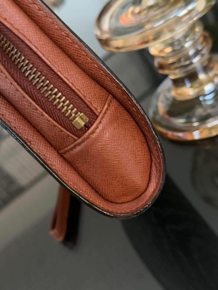 Orsay Clutch -
๐๏ธ Year: 1998