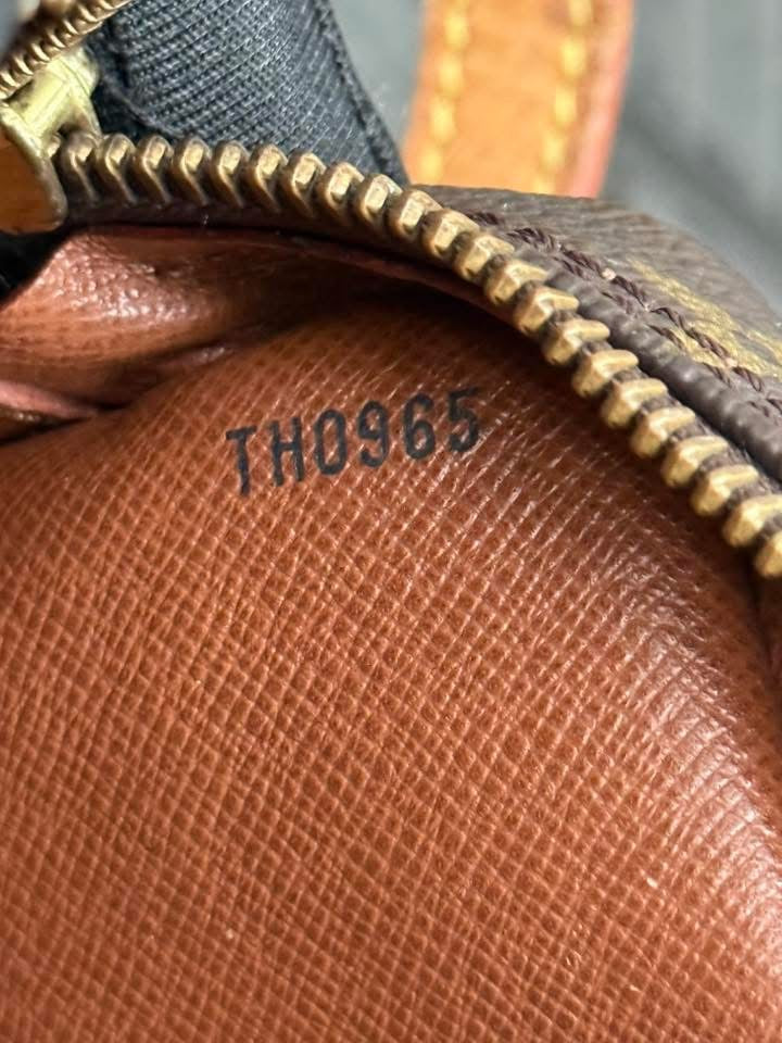 Jeaunefille PM Crossbody - π
Year: 1995