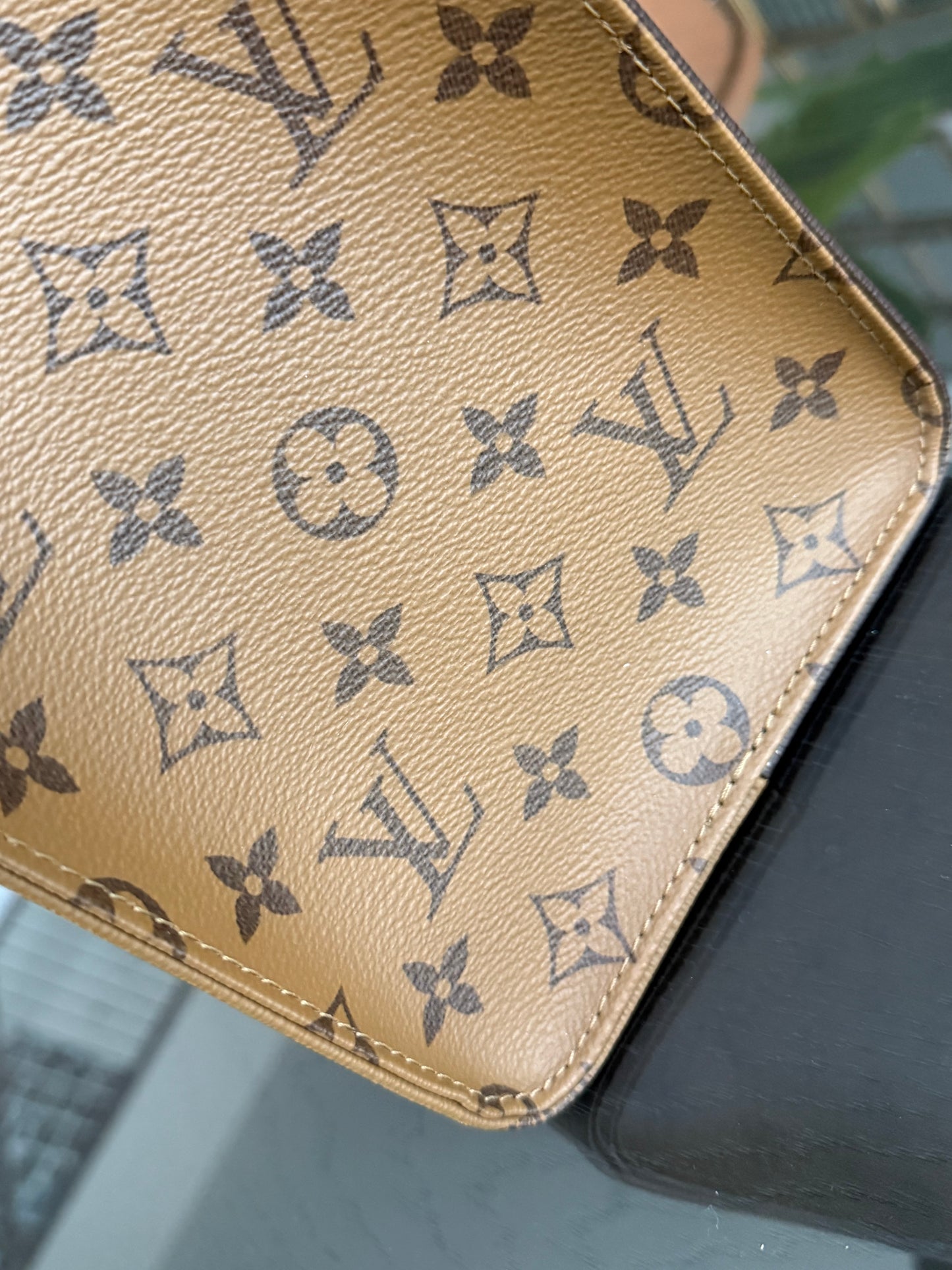 On The Go MM in Monogram with Dustbag -Microchip