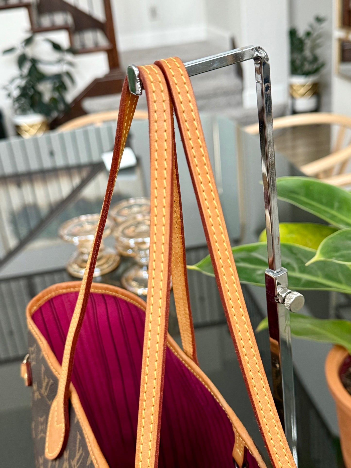 Neverfull MM in Peony interior with Dustbag ๐
Year: 2019