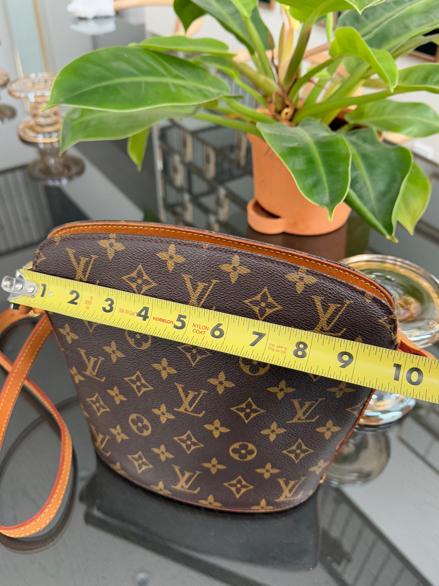 Drouot Crossbody -
π
Year: 2001