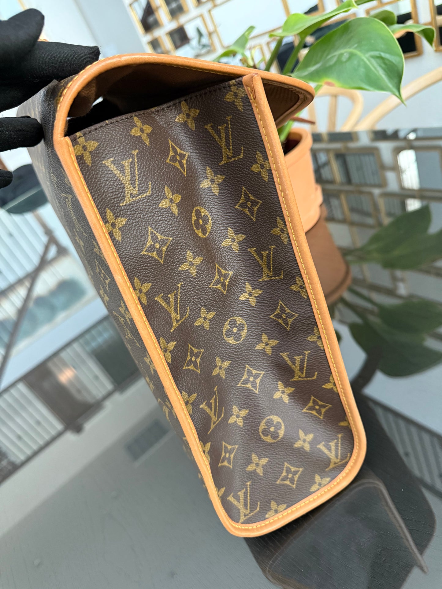 Beverly GM Satchel Crossbody - 📅 Year: 1991
