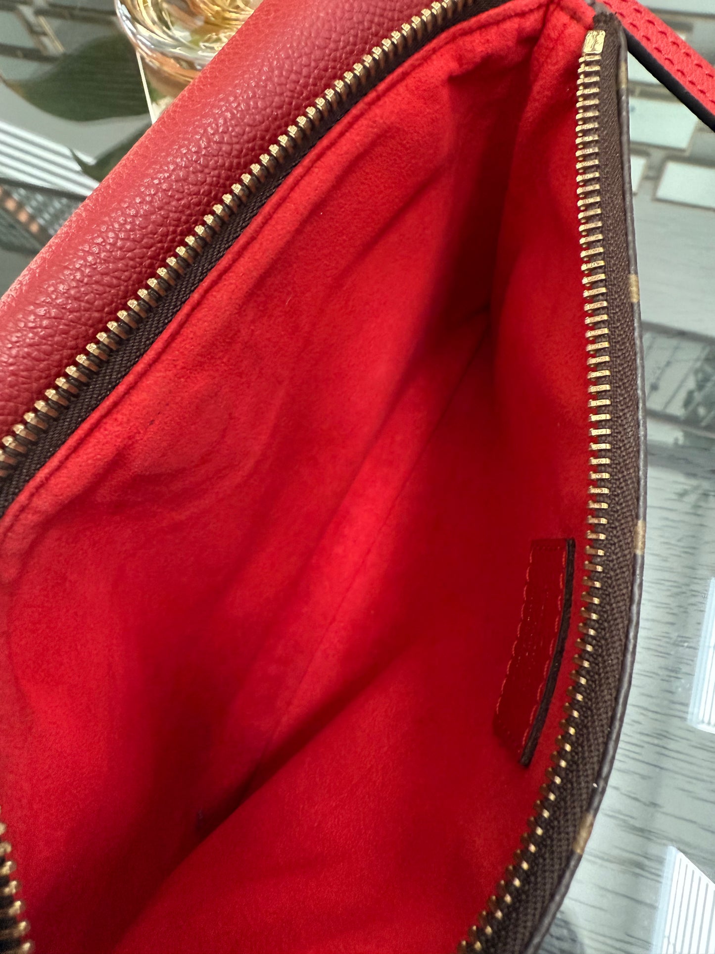 Twice Pochette in Cerise Red with Dustbag -π
Year: 2015