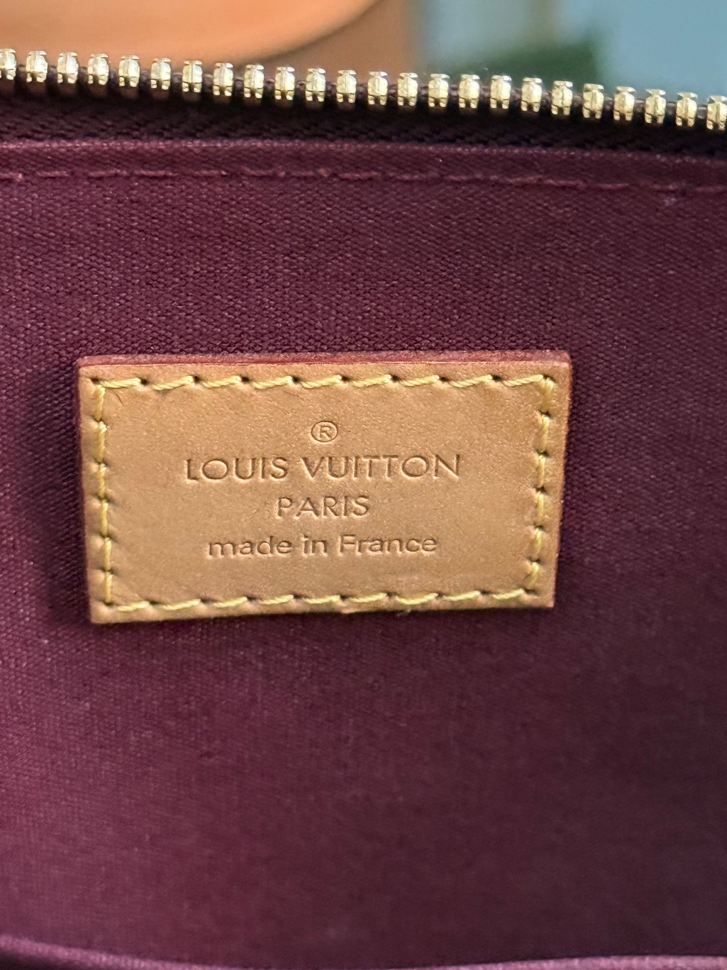 Vernis Alma PM Amarante with Lock π and key, clochette and Dustbag π