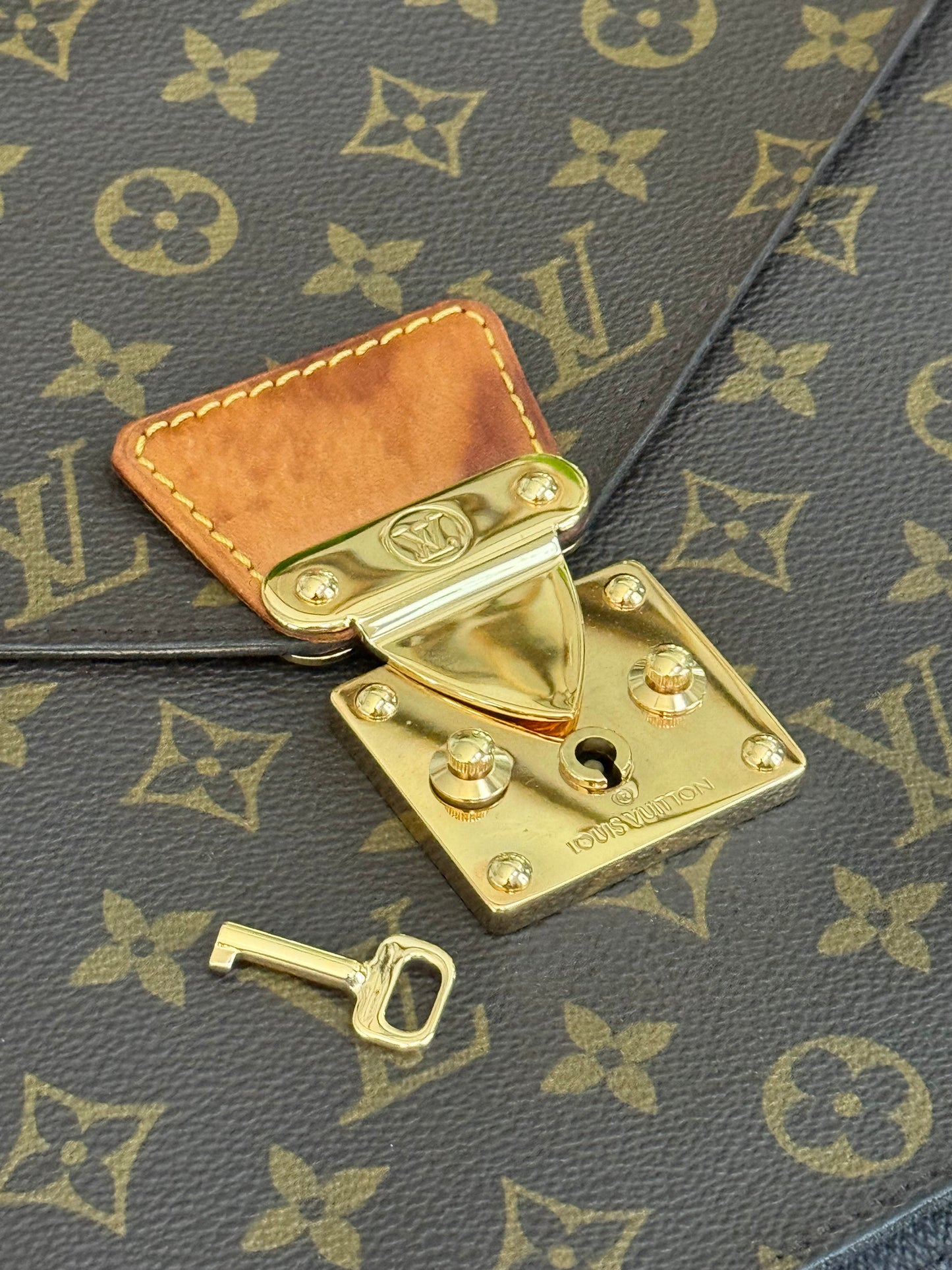 Monogram Porte Document Senateur Bag ๐๏ธ Year: 1990