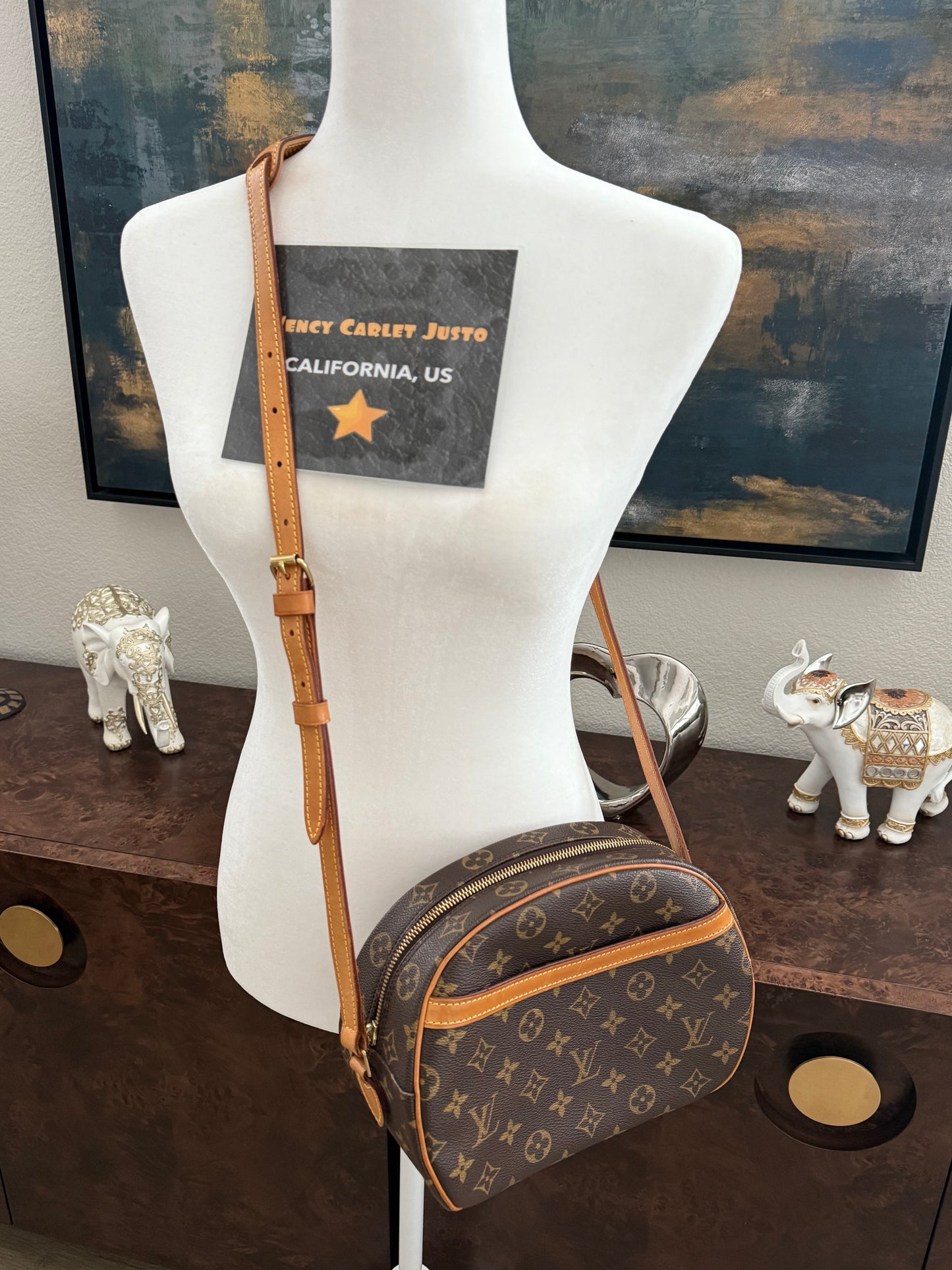 Blois Crossbody -🗓️ Year: 1999
