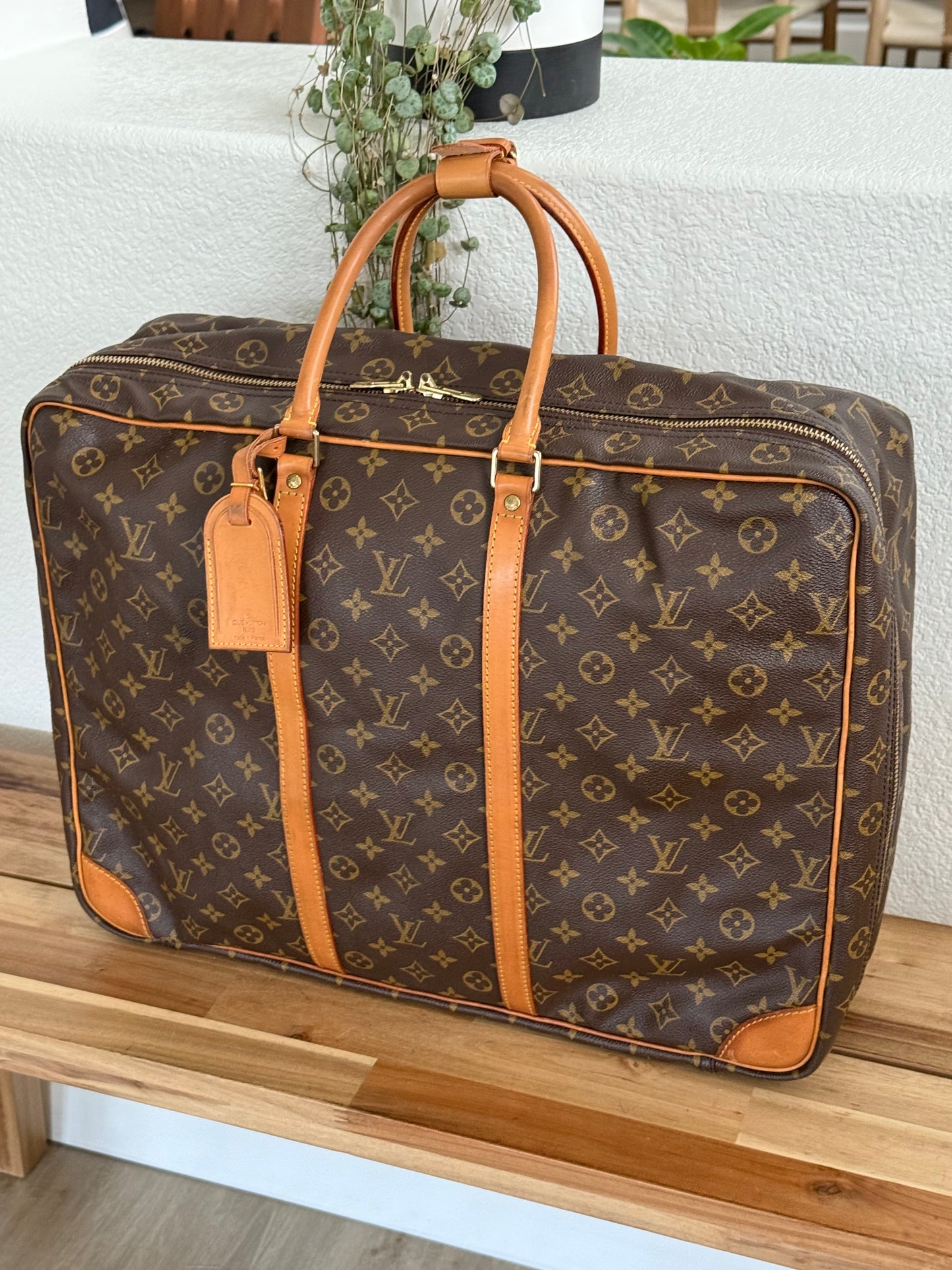 Sirius 50 Soft Suitcase Luggage - ๐
Year: 199